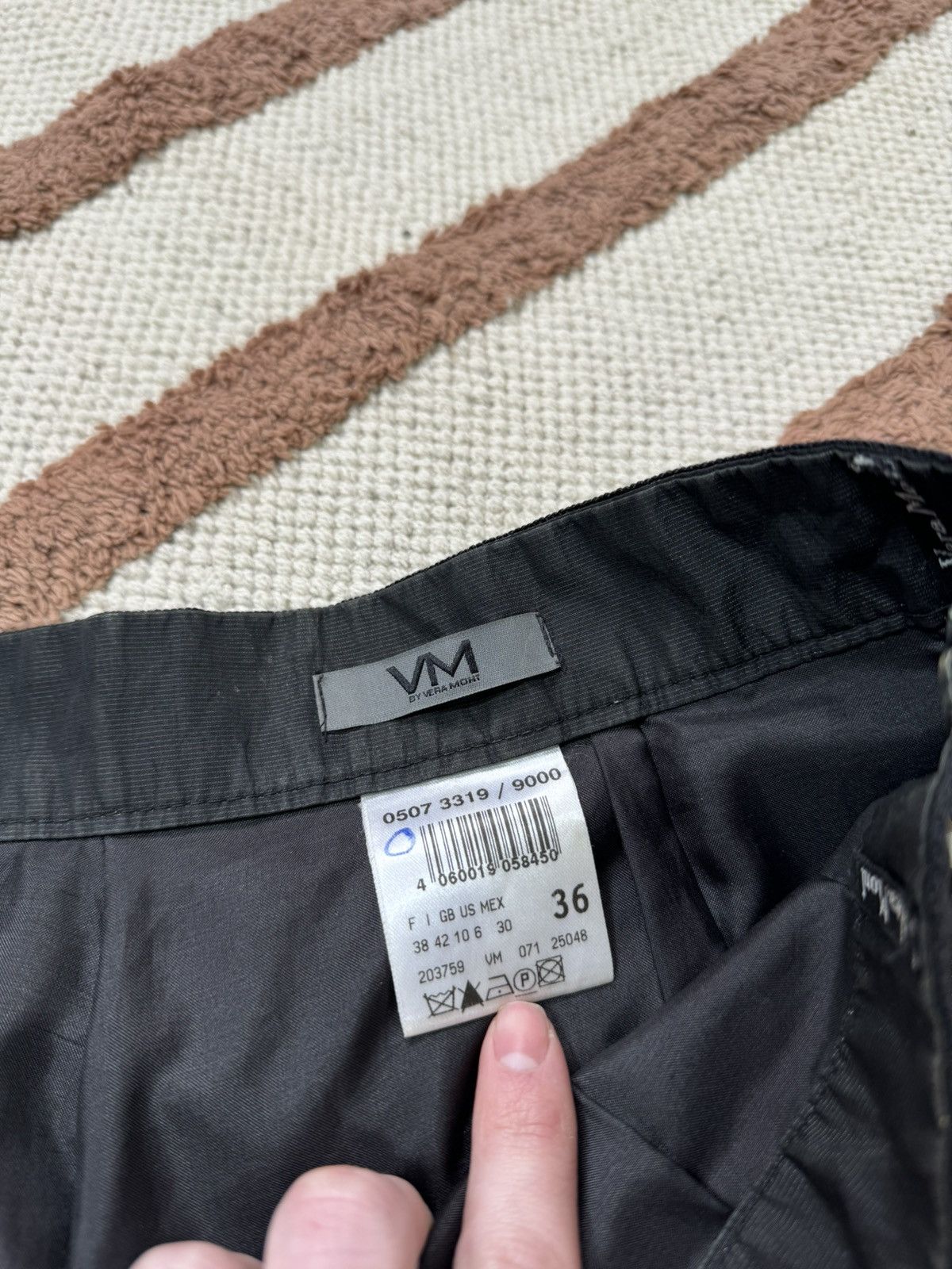 Vintage VERA MONT AVANT GARDE Y2K BLOWN NYLON BONDAGE SKIRT Size 28" / US 6 / IT 42 - 4 Thumbnail