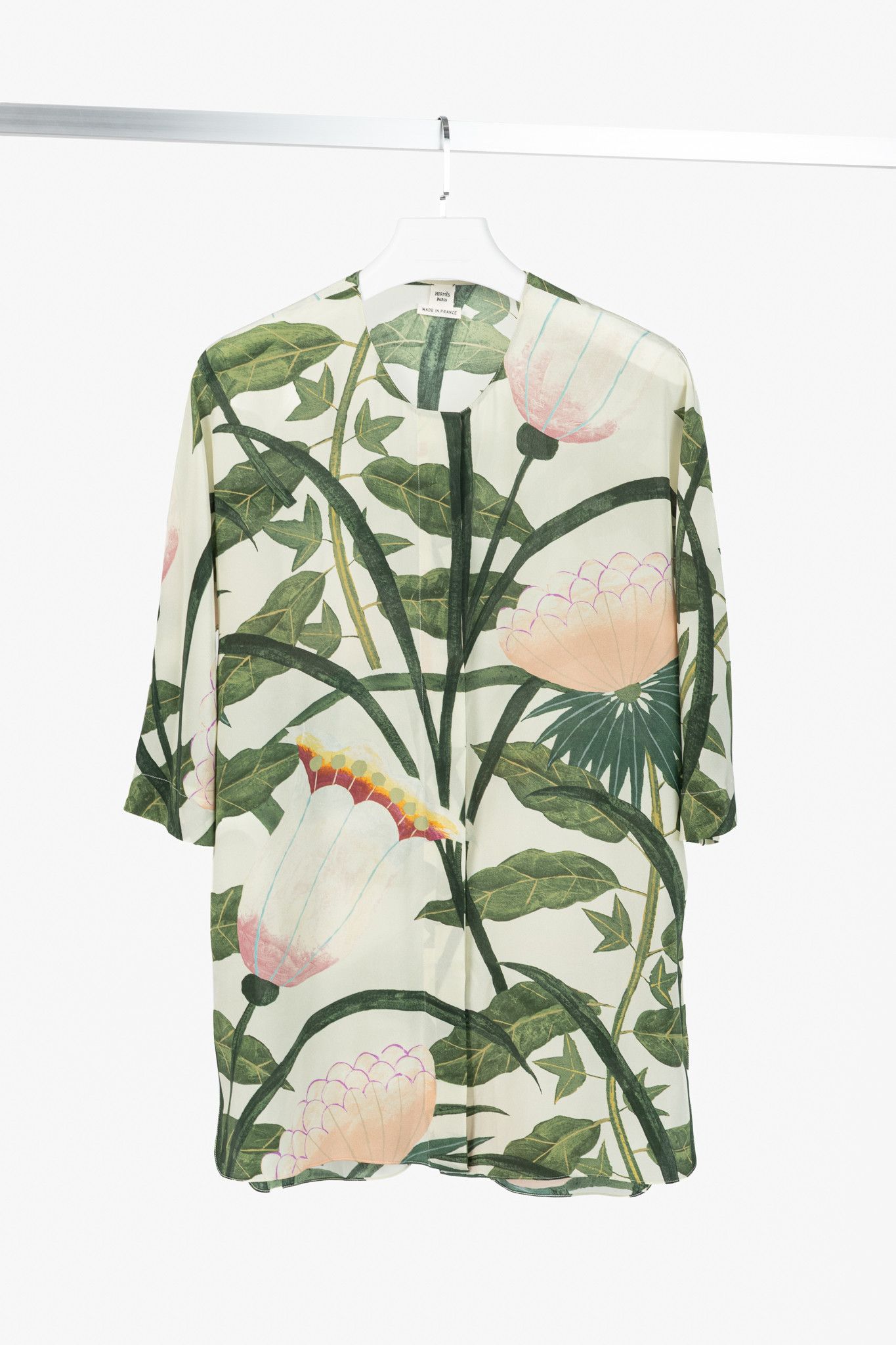 Hermes Hermes Cream & Green Silk Floral Buttoned Blouse Size M / US 6-8 / IT 42-44 - 1 Thumbnail