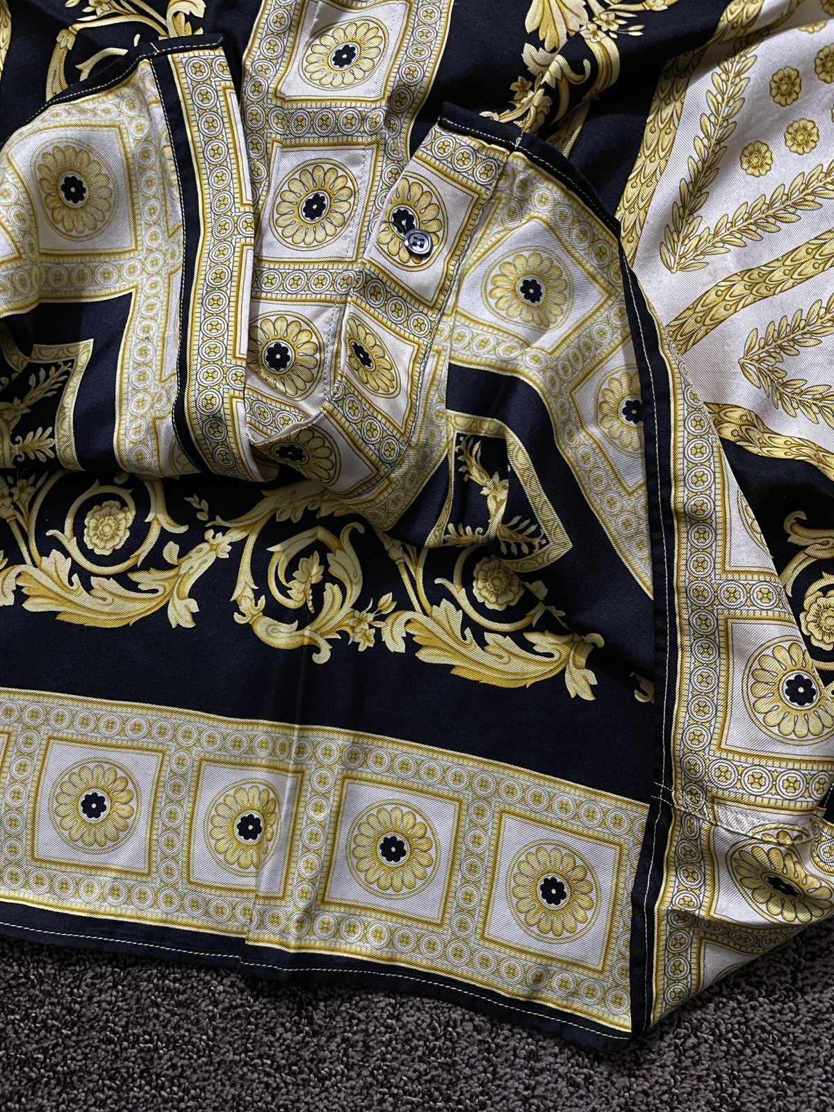 Versace 1994 Versace Classic V2 Baroque Print Silk Button Up Shirts Size US L / EU 52-54 / 3 - 8 Thumbnail