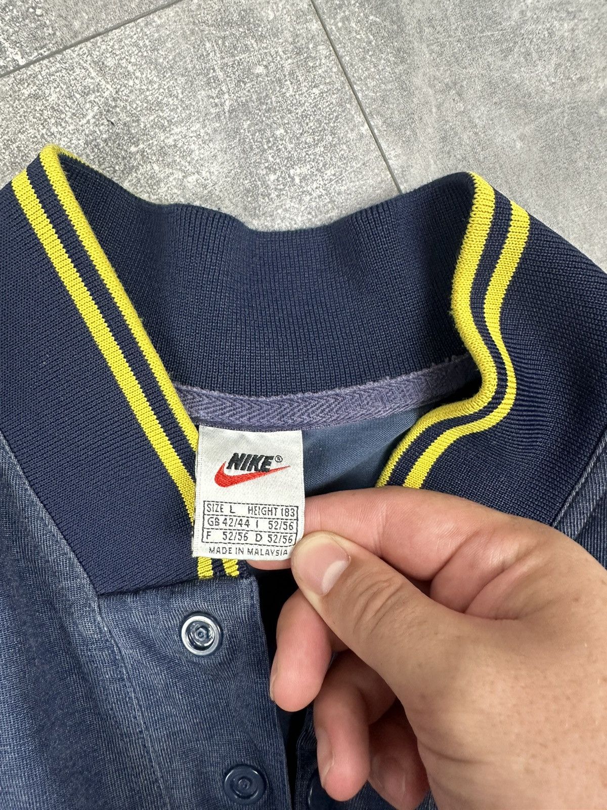 Nike Nike Michigan Vintage Rare Jersey Size US L / EU 52-54 / 3 - 11 Thumbnail