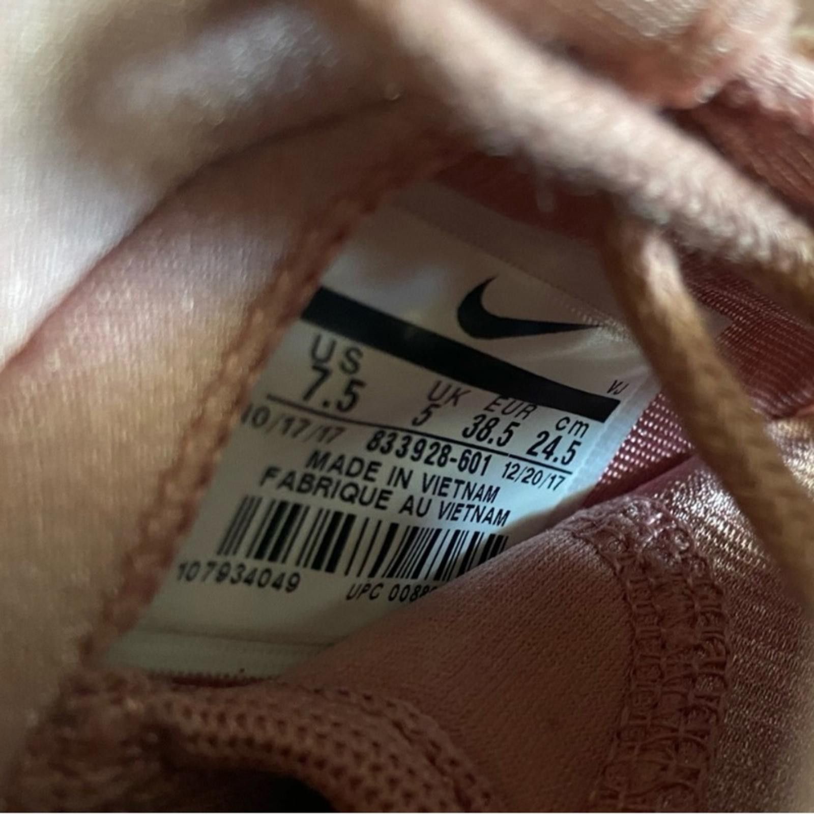 Nike Nike Roshe One Pink Shimmer Women’s Shoes Size 7.5 EUC Size US 7.5 / IT 37.5 - 6 Thumbnail