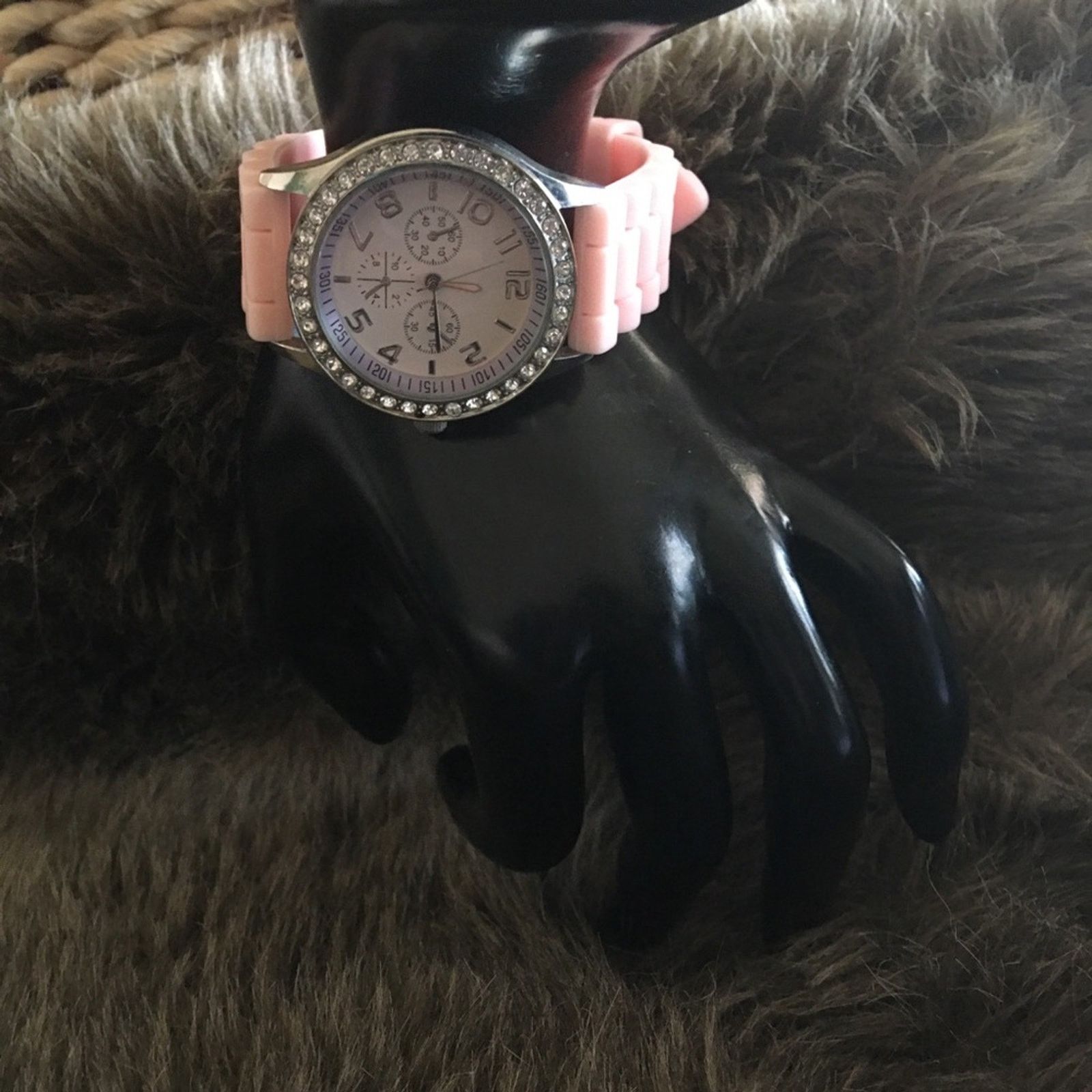Jewelry Ladies Darice baby pink soft silicone band watch Size ONE SIZE - 3 Thumbnail