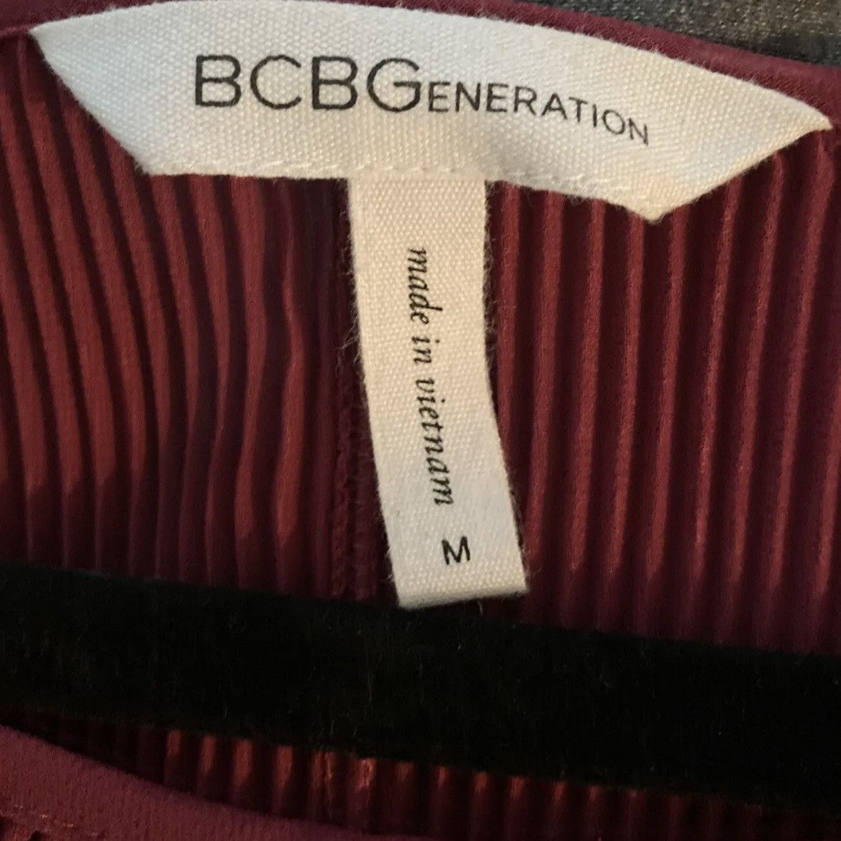 Bcbgmaxazria BCBGeneration Burgundy Pleated Flared Top Blouse Sz. M Size M / US 6-8 / IT 42-44 - 6 Thumbnail
