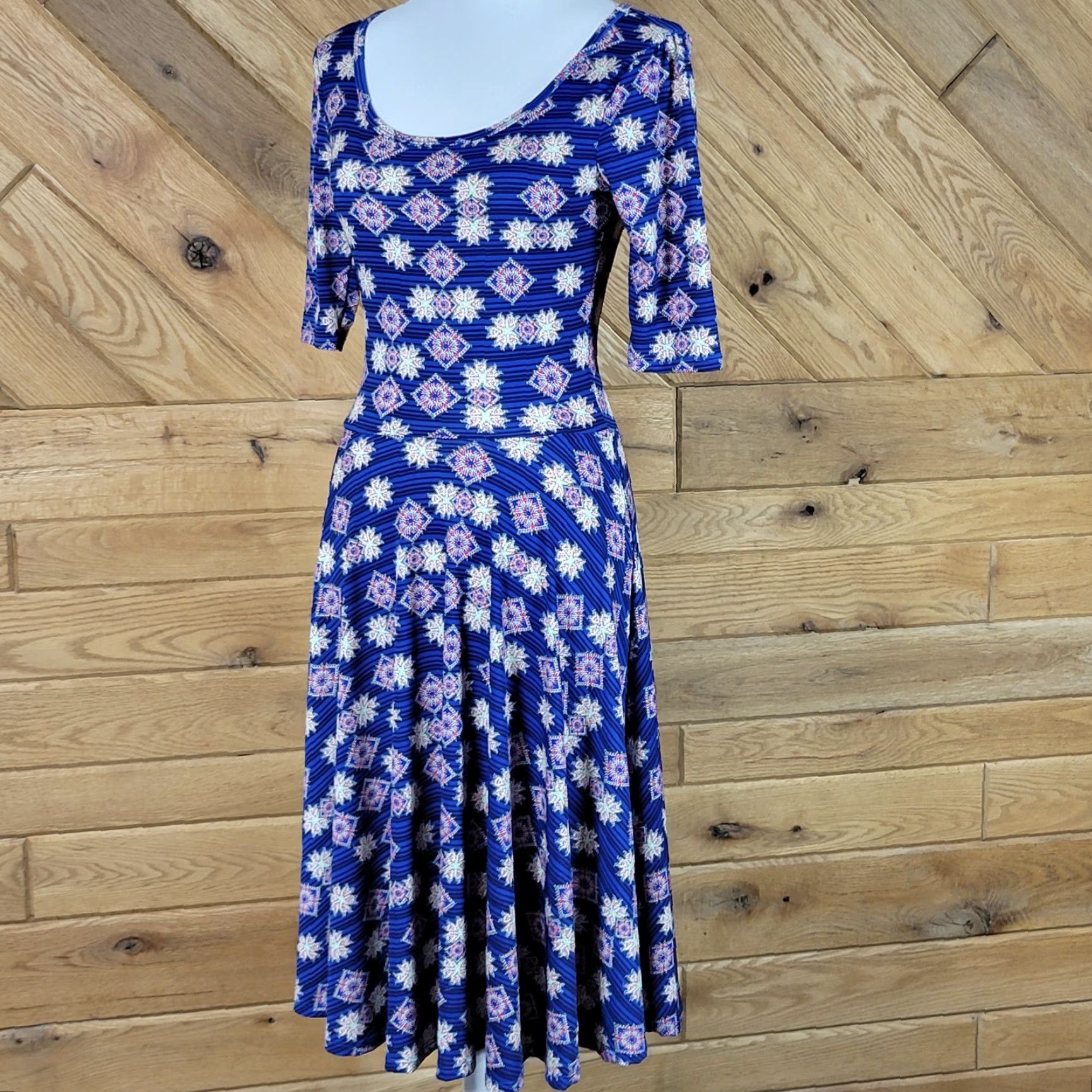 Vintage VINTAGE LuLaRoe Womens Fit & Flare Dress Scoop Neck Half Sleeve Blue XS Dress Womens Stacked Keywords Size XS / US 0-2 / IT 36-38 - 7 Thumbnail