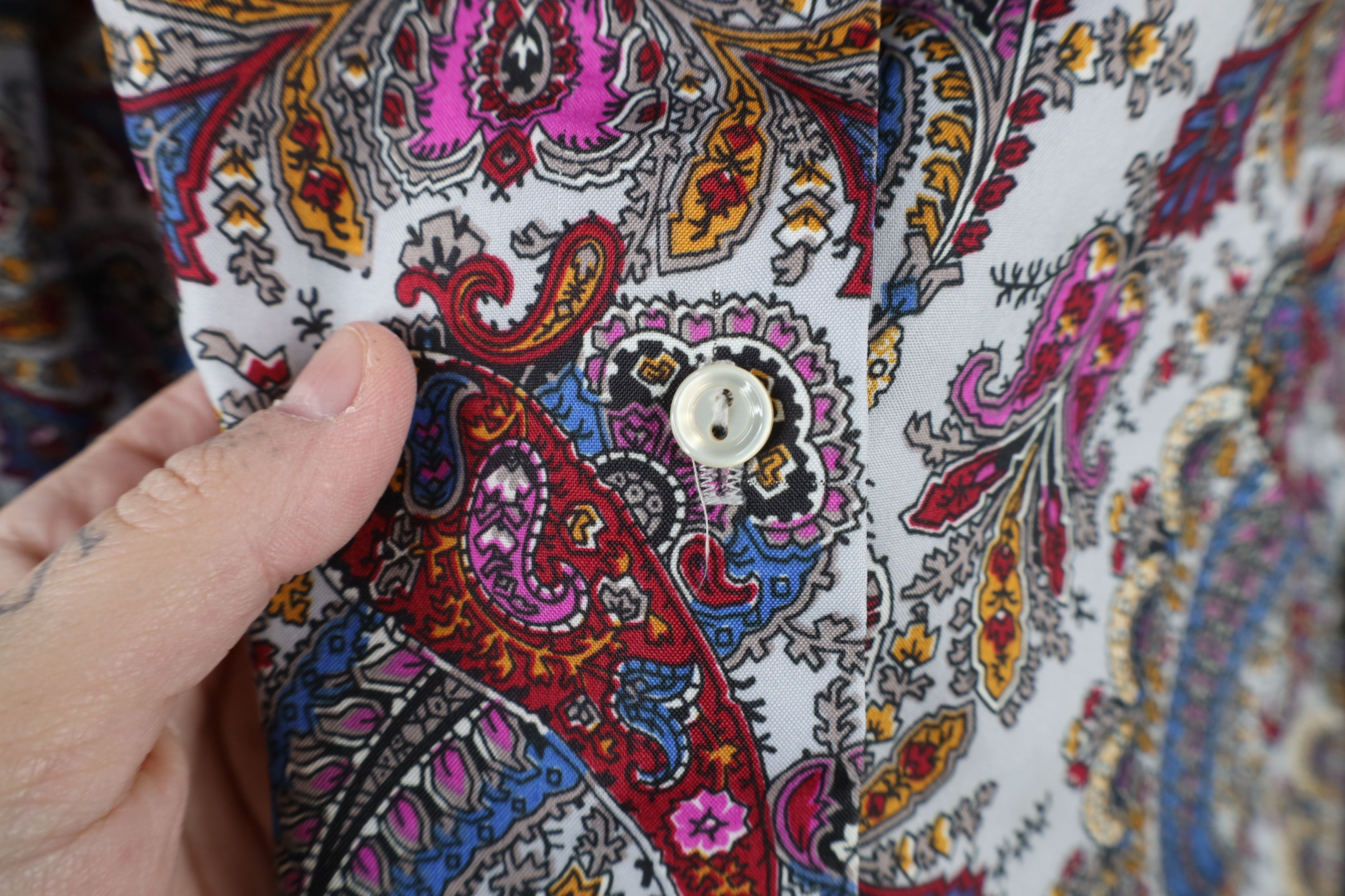 Vintage Vintage 70s Mid Century Modern MCM Paisley Button Shirt USA Size S / US 4 / IT 40 - 4 Thumbnail