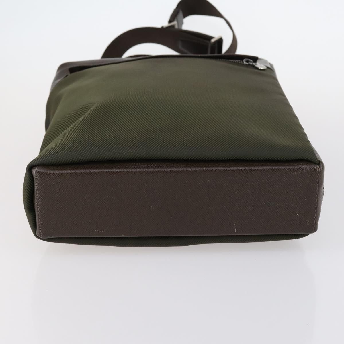 LOUIS VUITTON Taiga Beluga Shoulder Bag Grizzly M30918