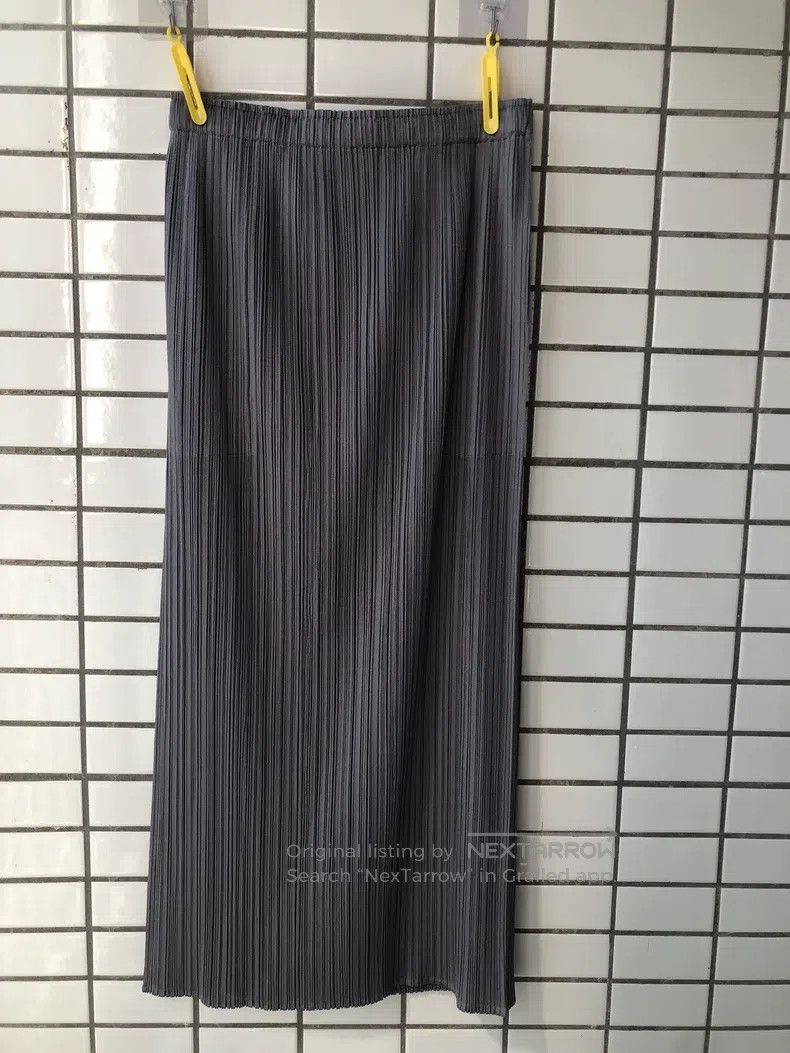 Issey Miyake Issey Miyake Dark Gray Midi Skirt Size 25" / US 0 / IT 36 - 1 Thumbnail