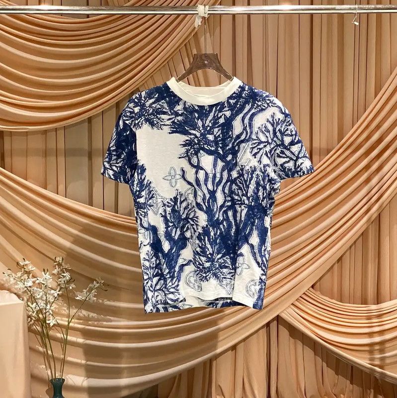 Louis Vuitton Louis Vuitton Women's S Size Colorful Cotton T-Shirt 0089 Size S / US 4 / IT 40 - 1 Thumbnail