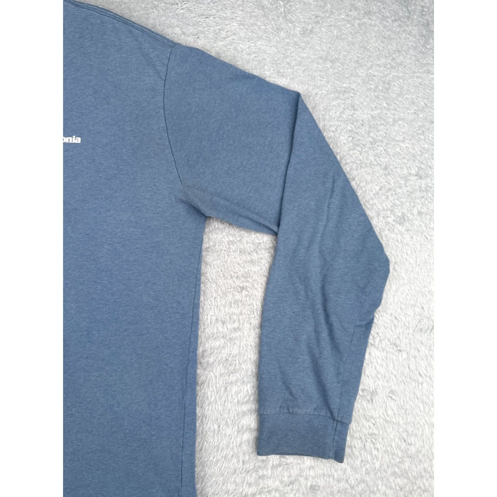 Patagonia Patagonia Shirt Men Medium Blue Long Sleeve Crew Neck Polyester Blend READ Size US M / EU 48-50 / 2 - 2 Thumbnail