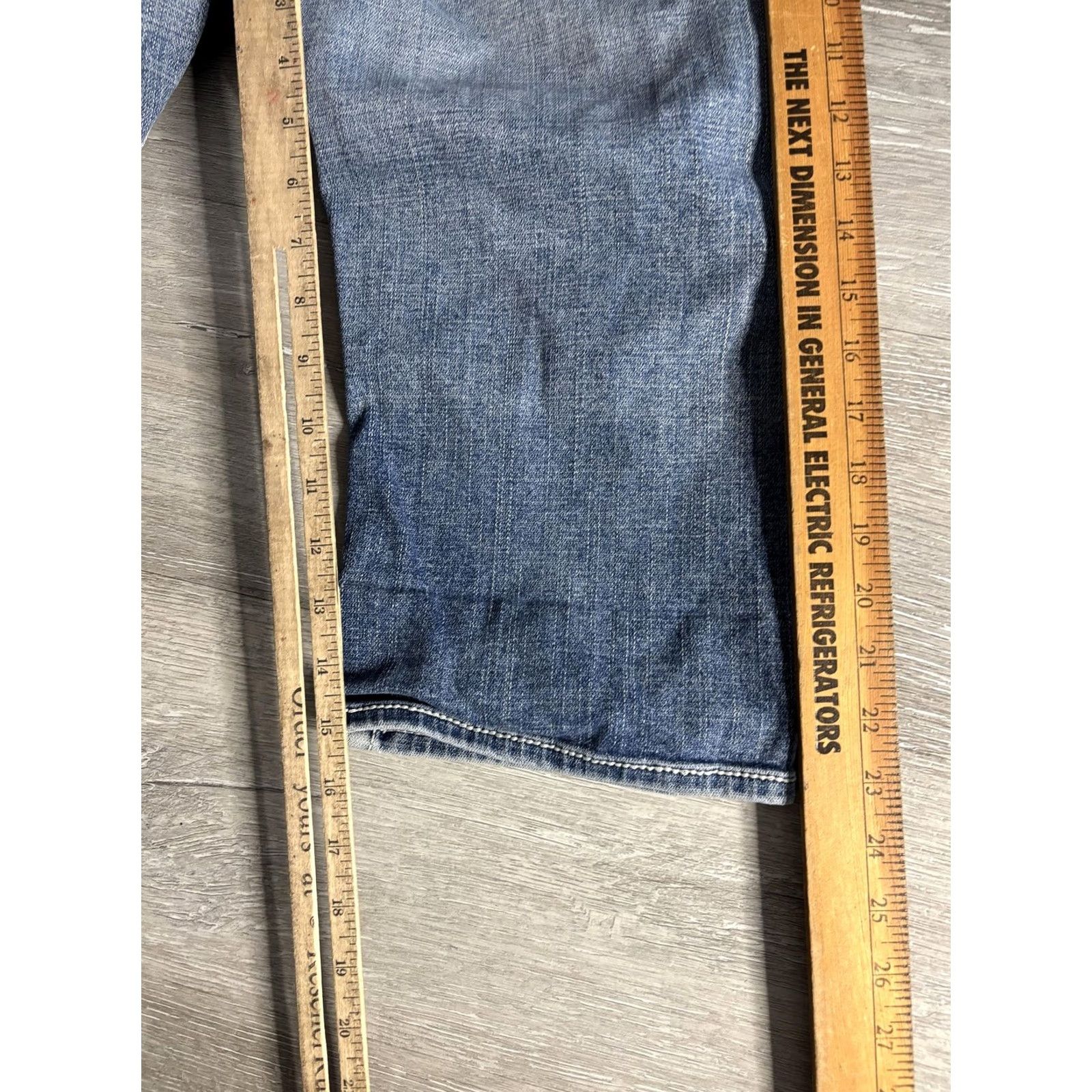 True Religion VINTAGE True Religion Capri Jeans Womens 27 Blue Rhinestone Flap Pockets Denim USA Size 27" / US 4 / IT 40 - 6 Thumbnail
