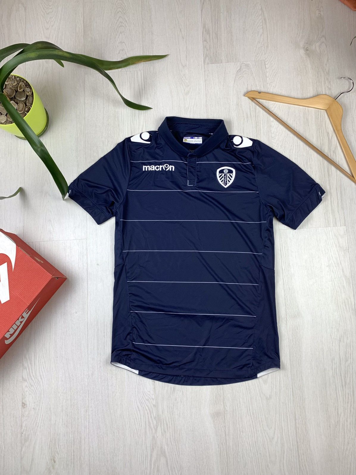 Macron Macron Leeds United 2014-2015 Away Shirt Soccer Jersey Size US M / EU 48-50 / 2 - 1 Thumbnail