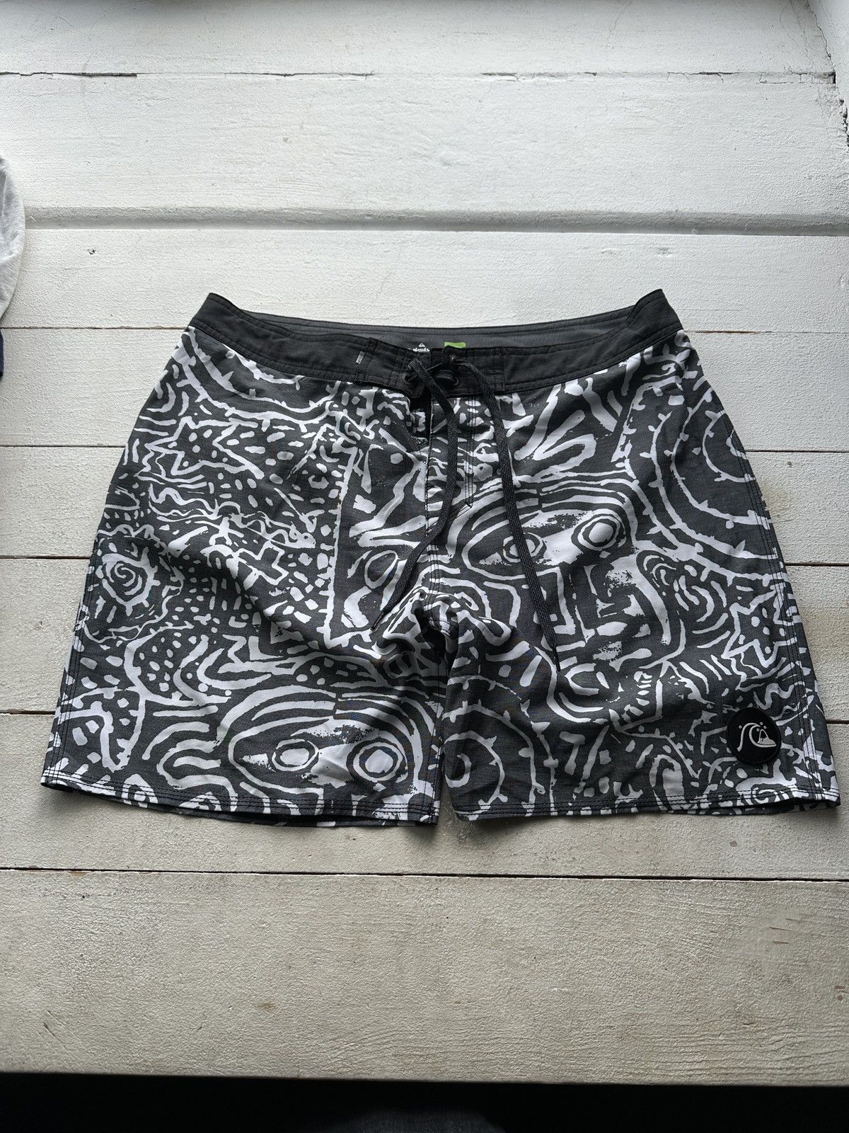 Quiksilver 🚨Vintage Quiksilver Shorts Big Logo Y2K Style 90s Surfing Size US 34 / EU 50 - 1 Thumbnail