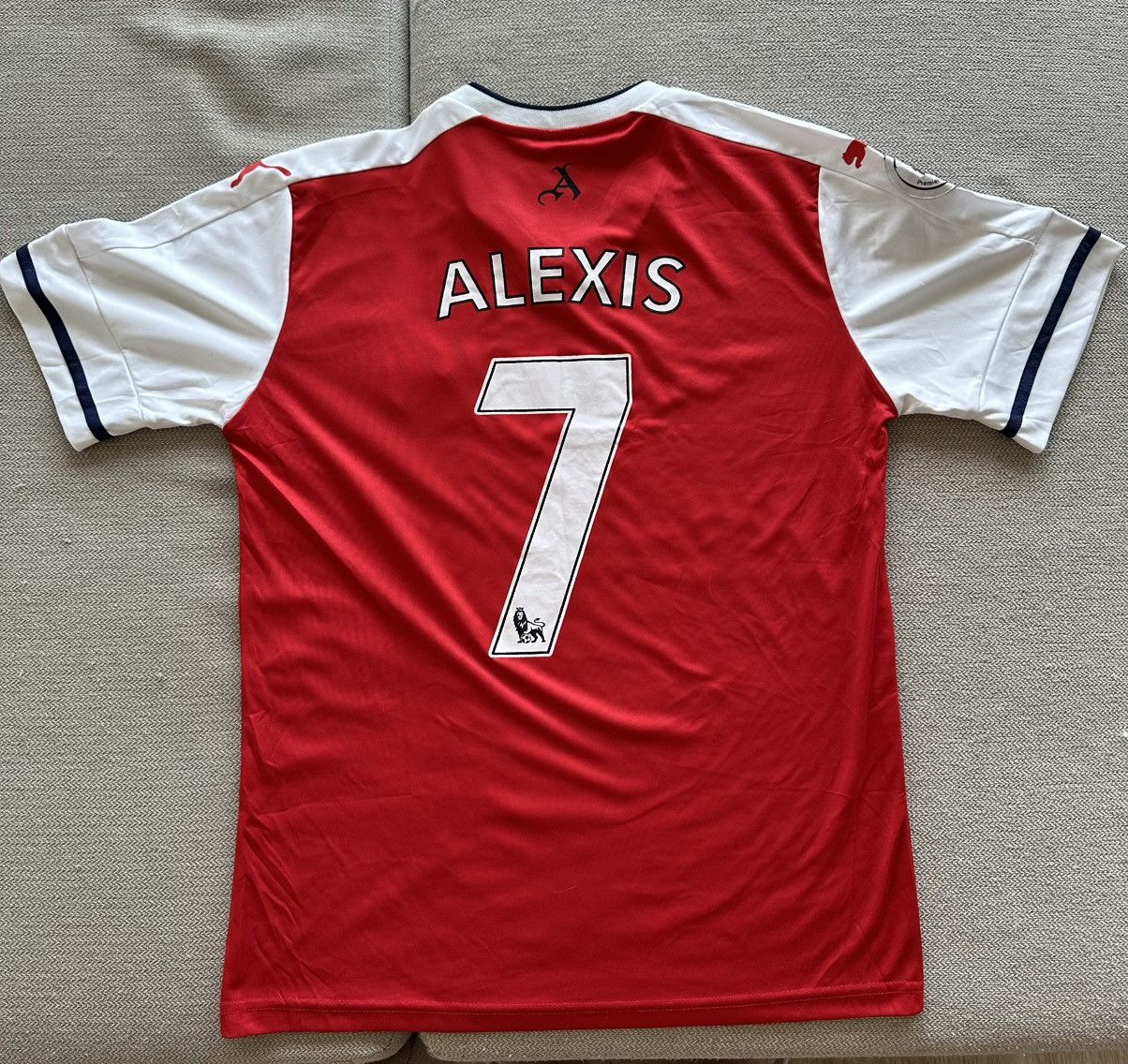 Puma Football jersey Fc Arsenal Alexis Sanchez #7 2017 Size US L / EU 52-54 / 3 - 2 Thumbnail