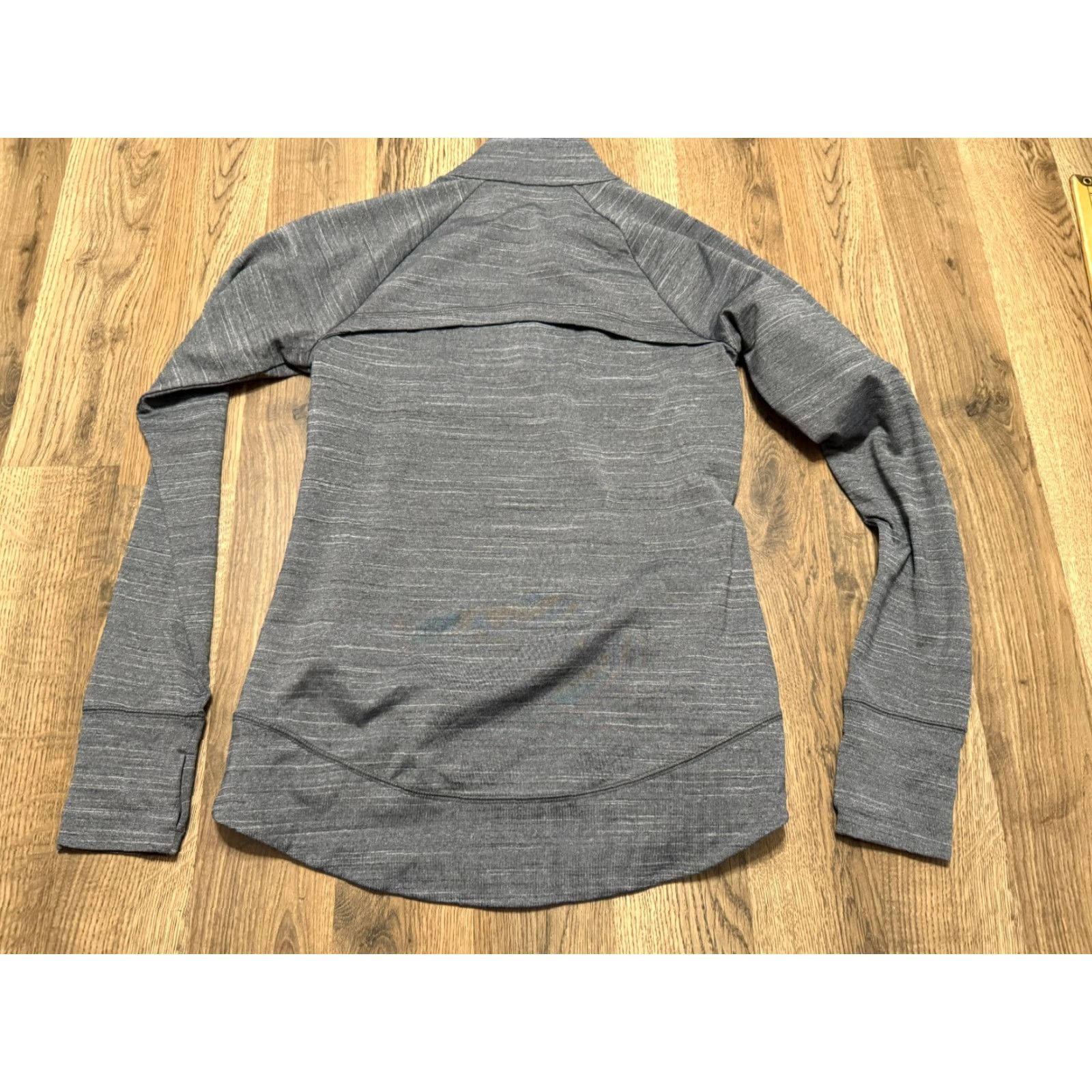 Reebok Reebok Shirt, Women's Medium, Gray, Long Sleeve, V-neck, Pullover, Athletic, CrossFit, Regular, Size Type: Regular, Women's, Reebok CrossFit, T-Shirt Size M / US 6-8 / IT 42-44 - 7 Thumbnail