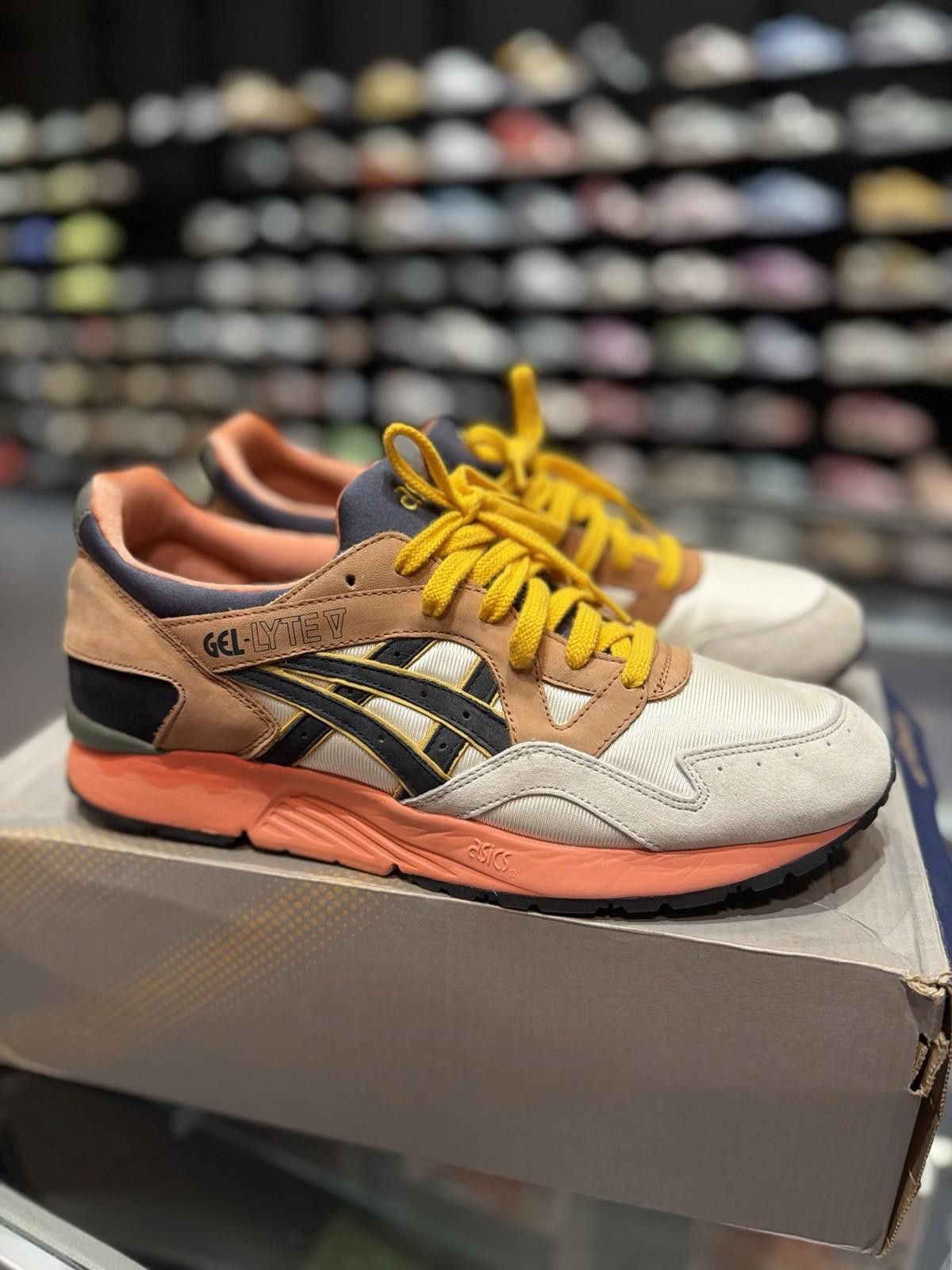 Asics ASICS GEL-Lyte V x Ubiq Midnight Bloom 2014 Size US Men’s 12 Size US 12 / EU 45 - 3 Thumbnail