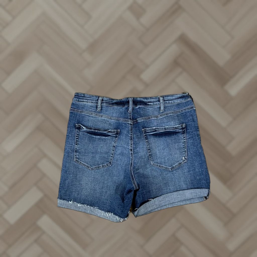 Silver Jeans Co. Silver Jeans Short High-Rise Distressed Blue Womens Size 18 Size 40" / US 18 - 1 Thumbnail