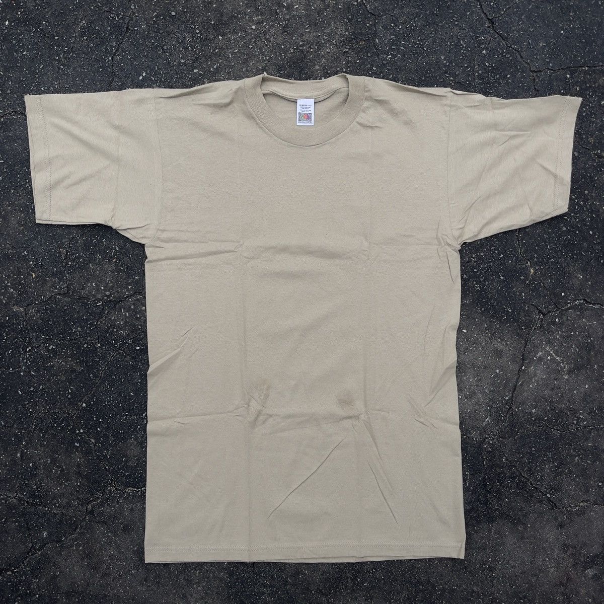 Fruit Of The Loom × Vintage Vintage 90s FRUIT OF THE LOOM Blank Faded Army Green T Shirt Size US M / EU 48-50 / 2 - 1 Thumbnail