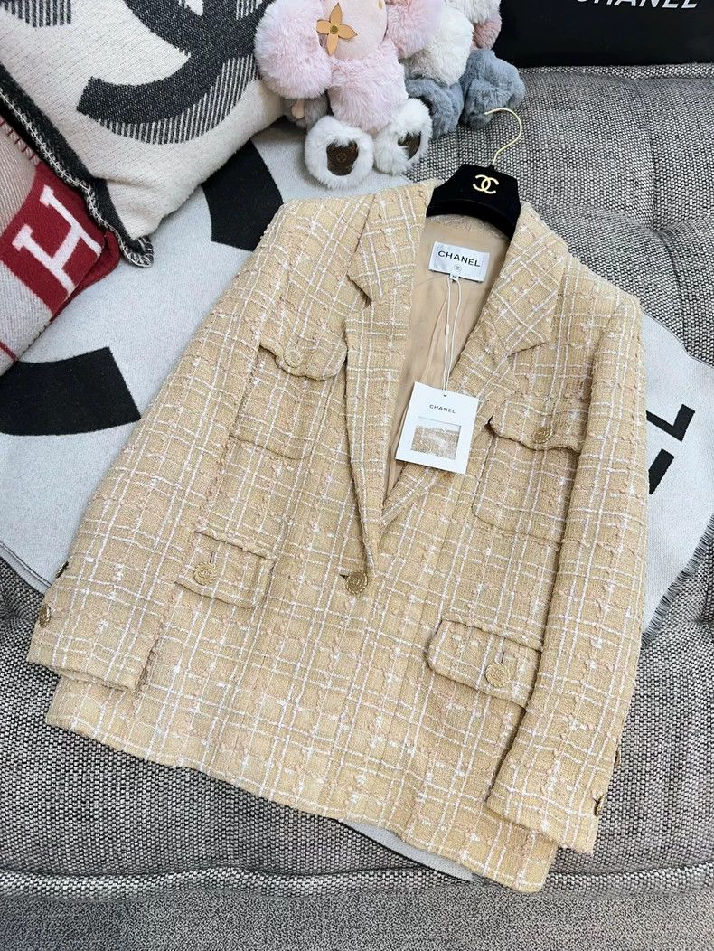 Chanel Chanel 19S Beach Series Gold Plaid Suit Size XS / US 0-2 / IT 36-38 - 7 Thumbnail