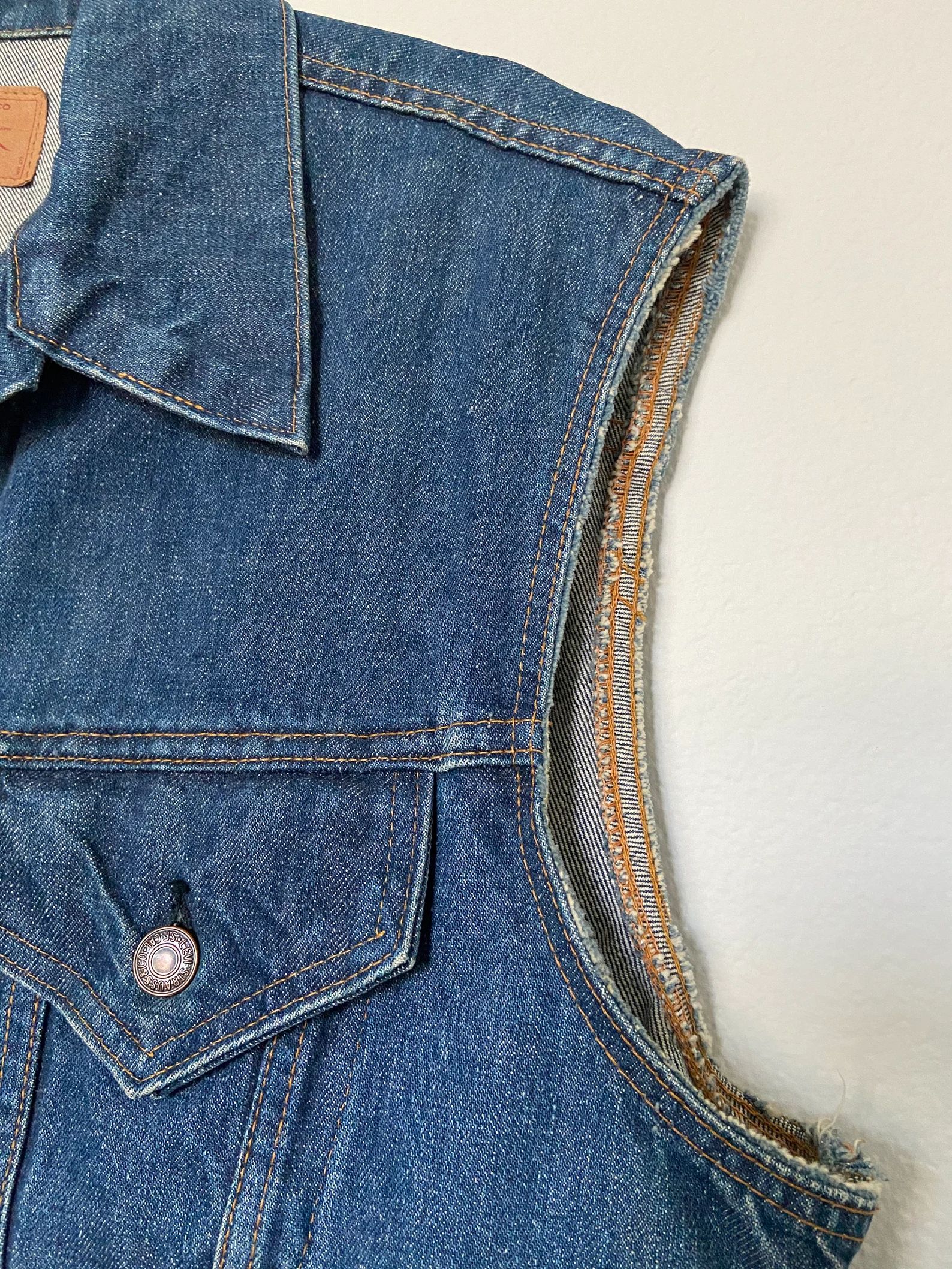 Custom Vintage Levi's 2 Pocket Pin Up Cutoff Sleeveless Denim Vest Size US L / EU 52-54 / 3 - 5 Thumbnail