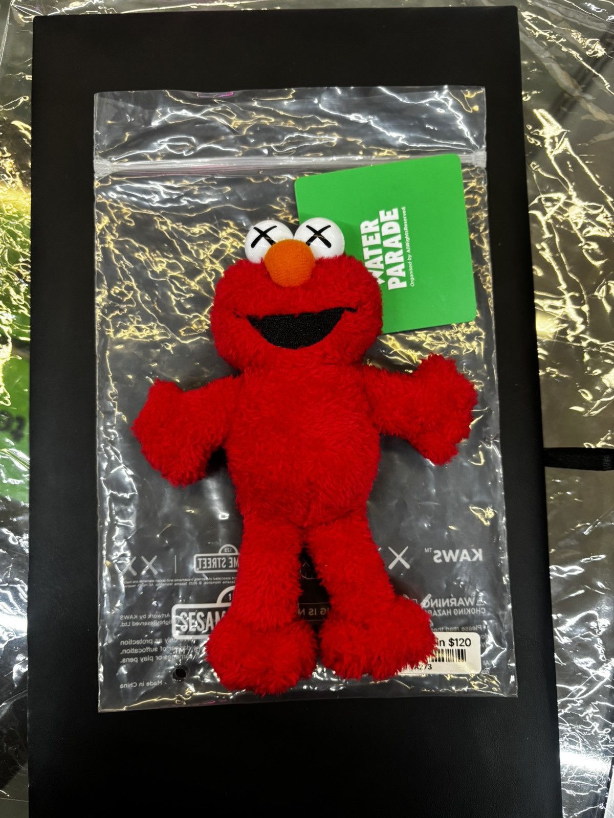 Kaws Kaws x Sesame Street Water Parade Keychain Elmo Size ONE SIZE - 3 Thumbnail