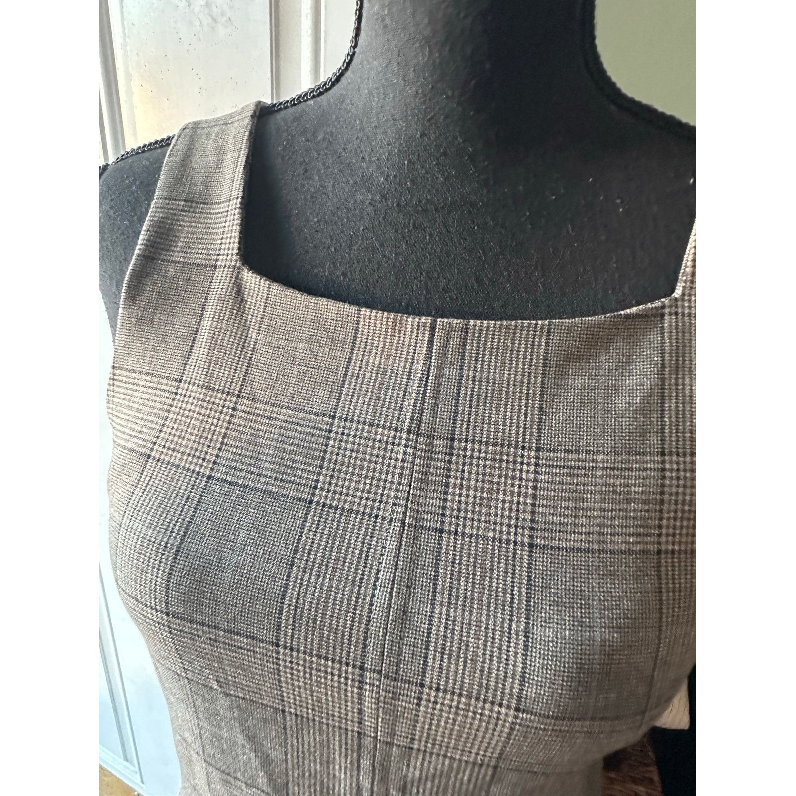 H&M H&M Sleeveless Fitted Dress –Square Neckline, Patch Pockets Size XS / US 0-2 / IT 36-38 - 2 Thumbnail