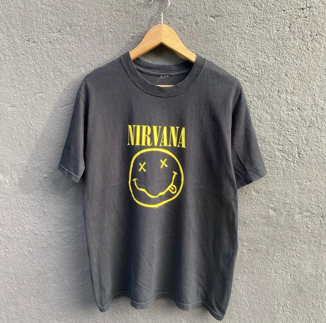 Band Tees Thrashed Faded Y2k Nirvana Band Tee Size US M / EU 48-50 / 2 - 1 Thumbnail