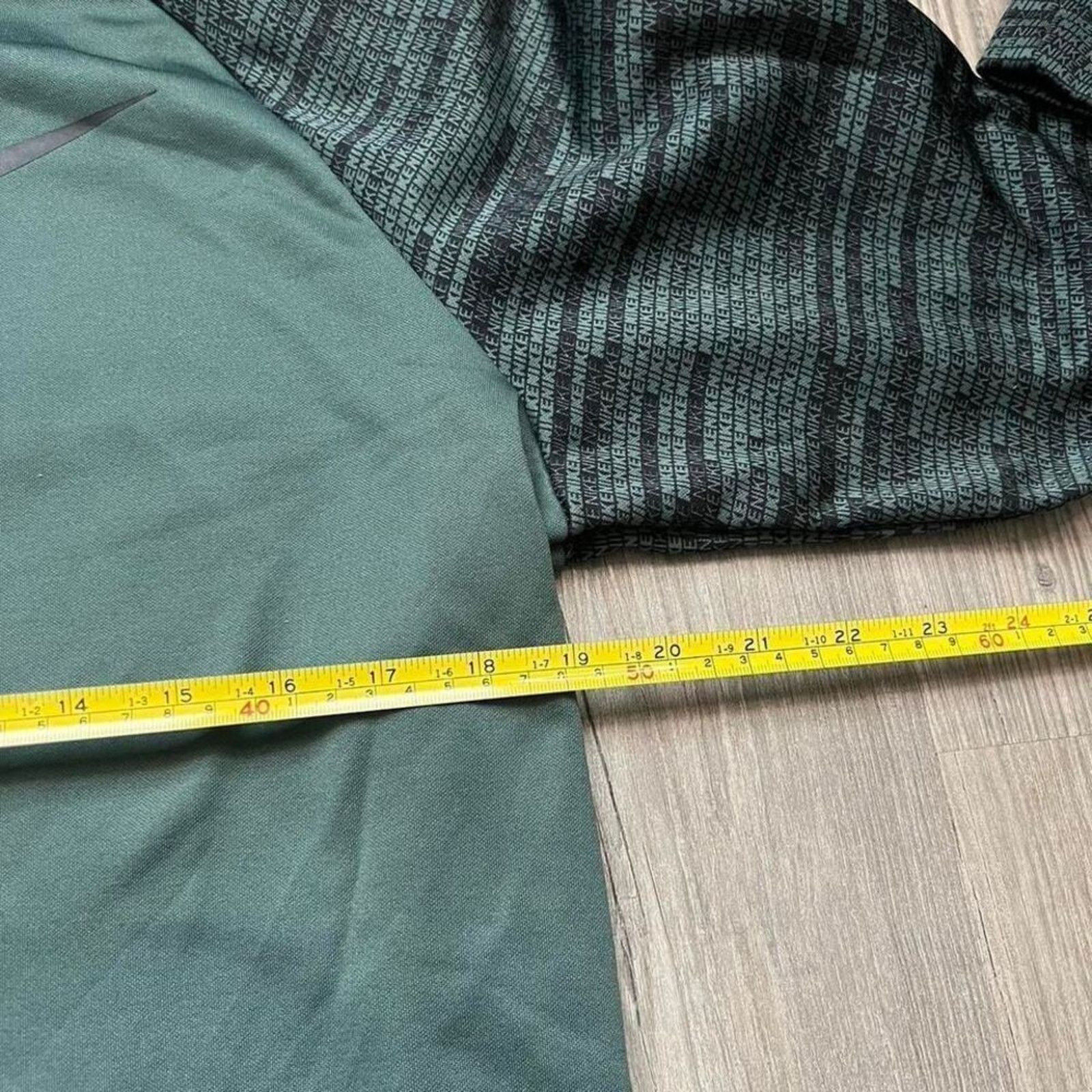 Nike Nike mens green drifit hoodie sweatshirt all over print MD Size US M / EU 48-50 / 2 - 3 Thumbnail