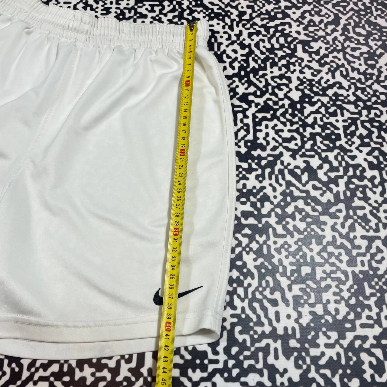 Nike Vintage Y2K Nike Swoosh Logo Sport Retro Shorts 90s Style Size US 30 / EU 46 - 10 Thumbnail