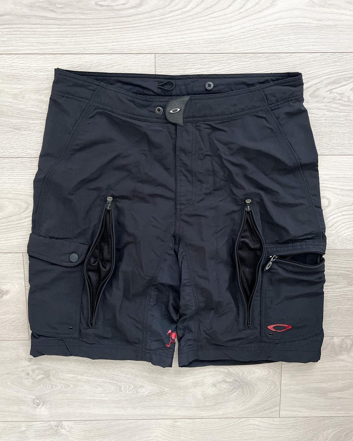 image of Oakley Aw2006 Vent-Zipper Shorts in Black, Men's (Size 36)