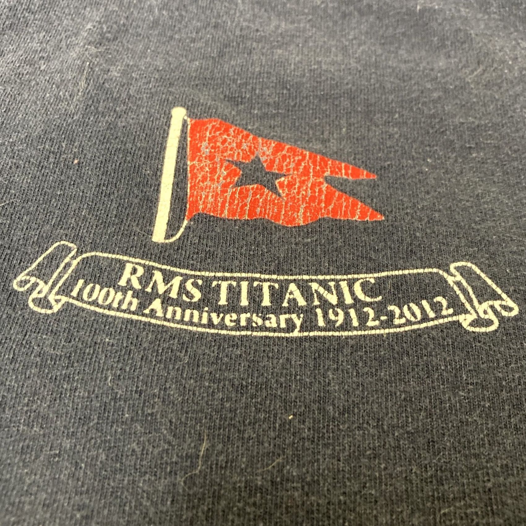 Gildan VINTAGE RMS Titanic A New Musical 100th Anniversary T Shirt Blue Mens XL 2012 Music Shirt Size US XL / EU 56 / 4 - 2 Thumbnail