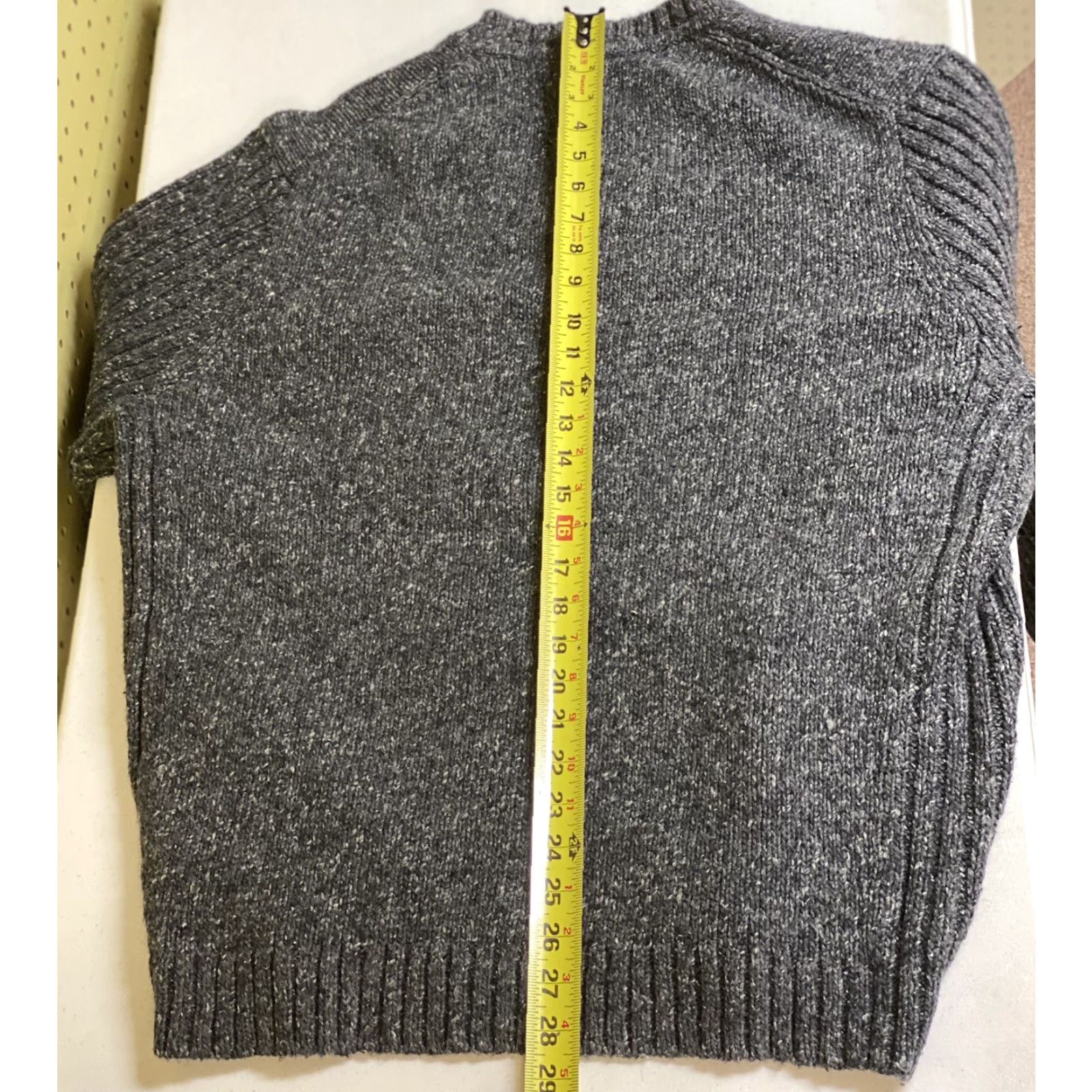 Vintage Woolrich Men’s Heather Gray V-Neck Wool Blend Sweater XL Long Sleeve Knit Pullover Regular Size In Gray Logo Accents Knit Style Tight-Knit Vintage No Size US XL / EU 56 / 4 - 8 Thumbnail