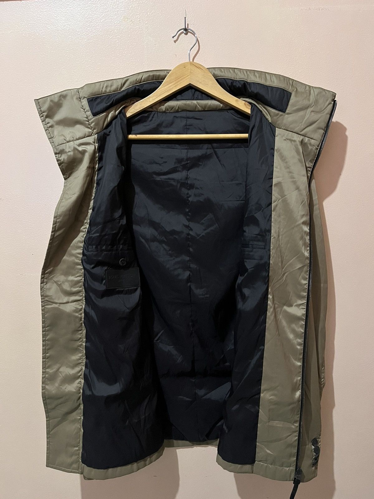 Louis Vuitton Louis Vuitton - Assymetrical Zipper - Technical Jacket Size US M / EU 48-50 / 2 - 11 Thumbnail