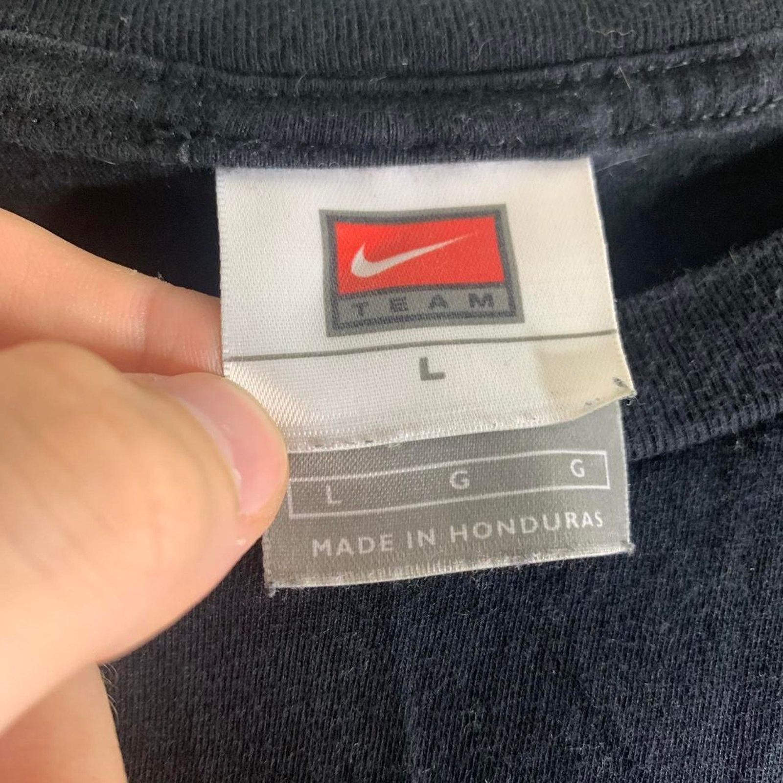 Nike vintage Y2K 2011 TEAM NIKE GAY PRIDE swoosh tee shirt LARGE Size US L / EU 52-54 / 3 - 5 Thumbnail