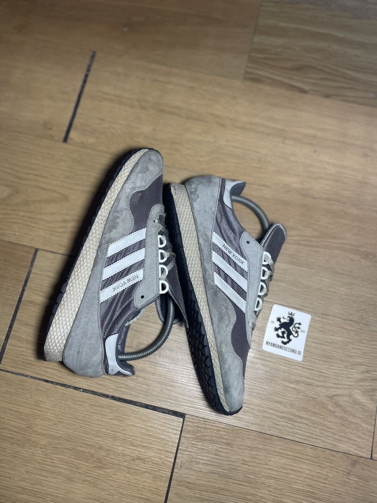 Adidas ADIDAS NEWYORK Size US 7.5 / EU 40-41 - 1 Thumbnail