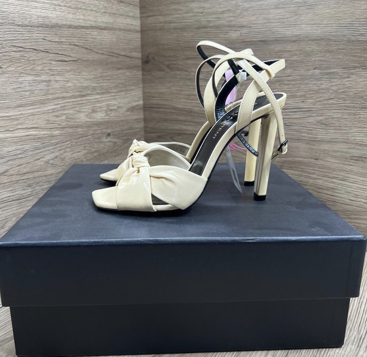 Saint Laurent Paris Saint Laurent SLP Yellow Patent Leather Bow High Heels J41 Size US 5 / IT 35 - 1 Thumbnail