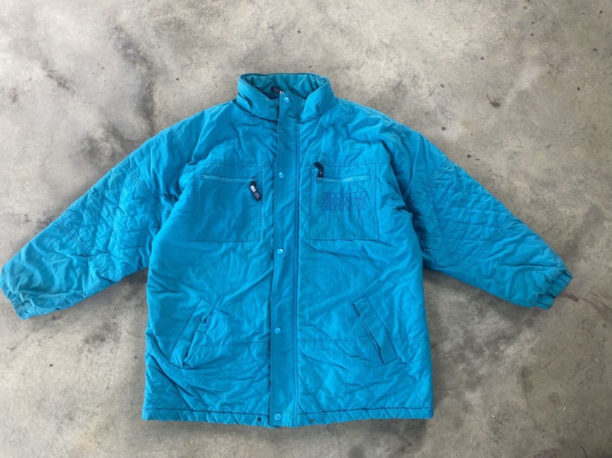 NBA × Starter × Vintage Vintage NBA Charlotte Hornets Jacket Size US L / EU 52-54 / 3 - 1 Thumbnail