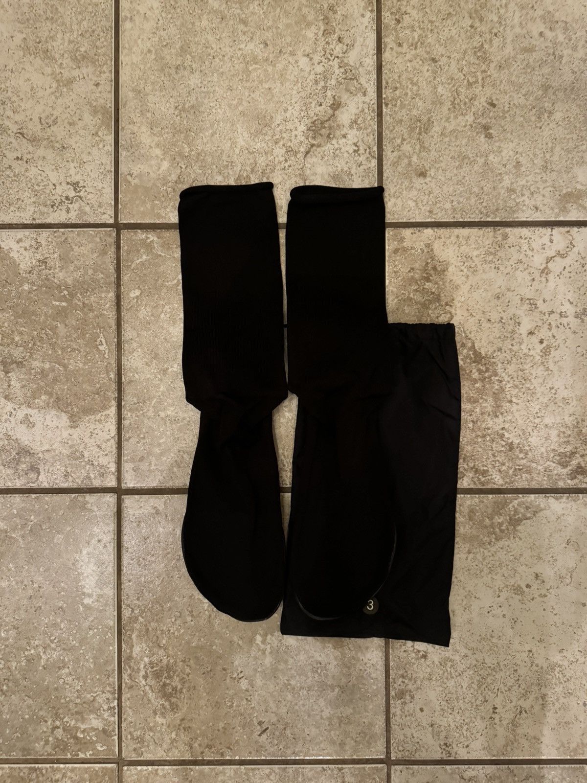 Yeezy Yeezy Pods Size US 11 / EU 44 - 2 Thumbnail