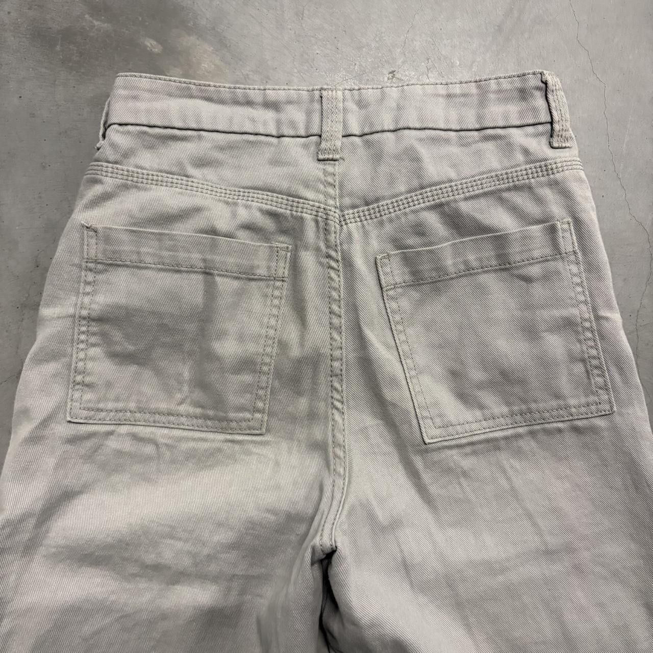 Vintage Crazy Vintage Y2K/2000s Super Baggy WideLeg Grey Cargo Pants! Size US 26 / EU 42 - 5 Thumbnail