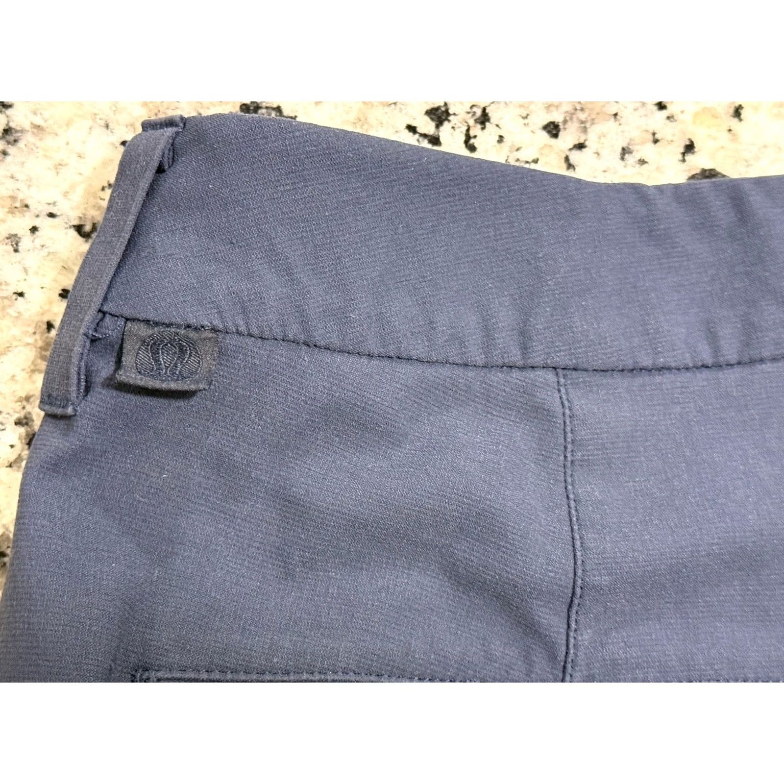 Lululemon Lululemon ABC Classic Fit Golf Shorts Blue Mens Casual 31 Chino Flat Front Pockets 9 Inseam Mid Rise Regular Size Type Slim? Size US 31 - 7 Thumbnail