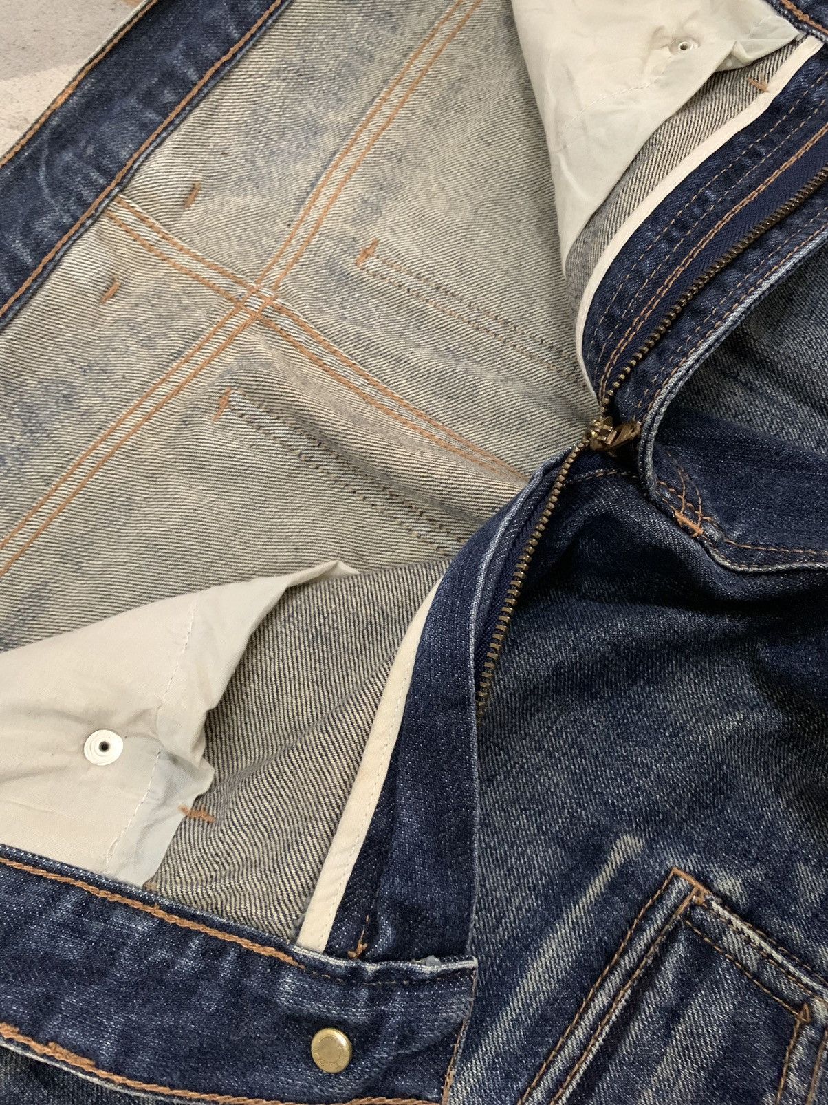 Valentino Vintage Valentino Rudy Italy Faded Baggy Bush Denim Pants Size US 33 - 21 Thumbnail