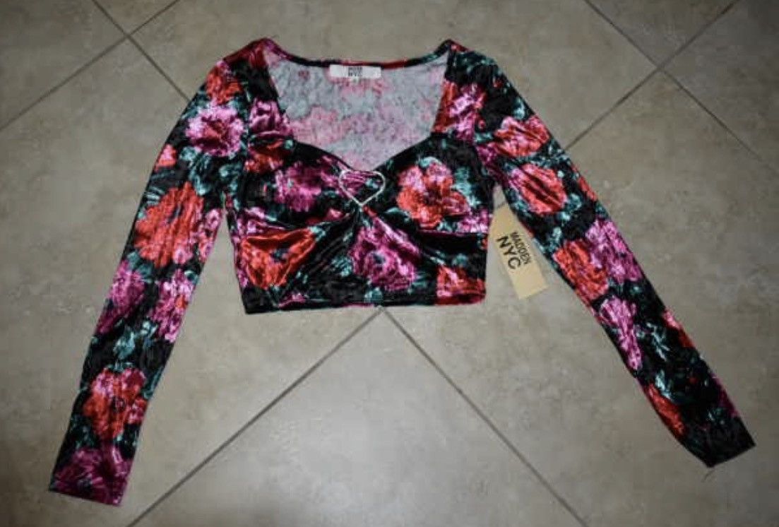 Steve Madden NWT Steve Madden Y2K Velvet Floral Crop Top Size S / US 4 / IT 40 - 1 Thumbnail
