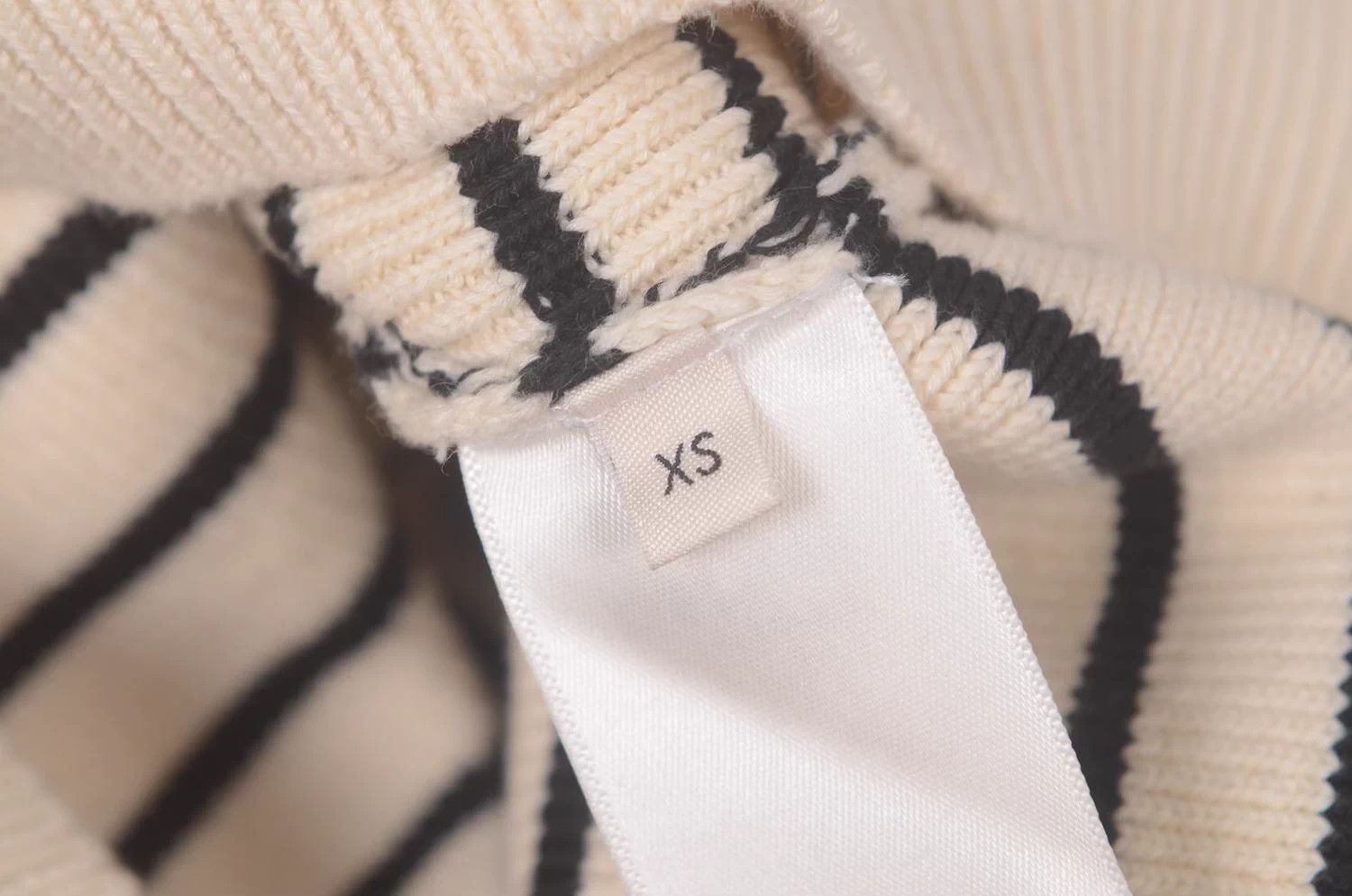 Celine CELINE men's crewneck knit sweater Size US XS / EU 42 / 0 - 3 Thumbnail