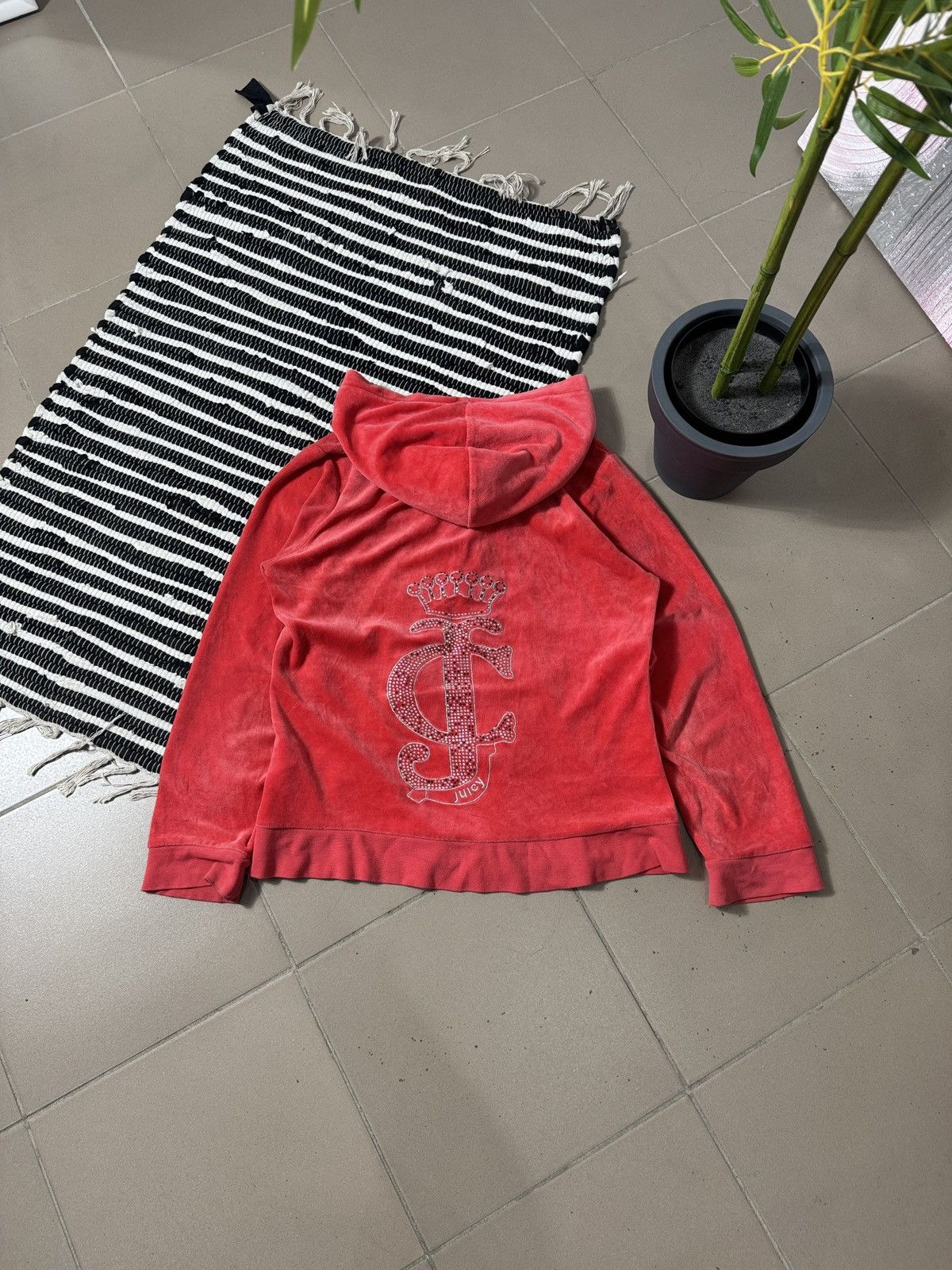 Juicy Couture VINTAGE JUICY COUTURE VELOUR ZIP UP HOODIE Size L / US 10 / IT 46 - 1 Thumbnail