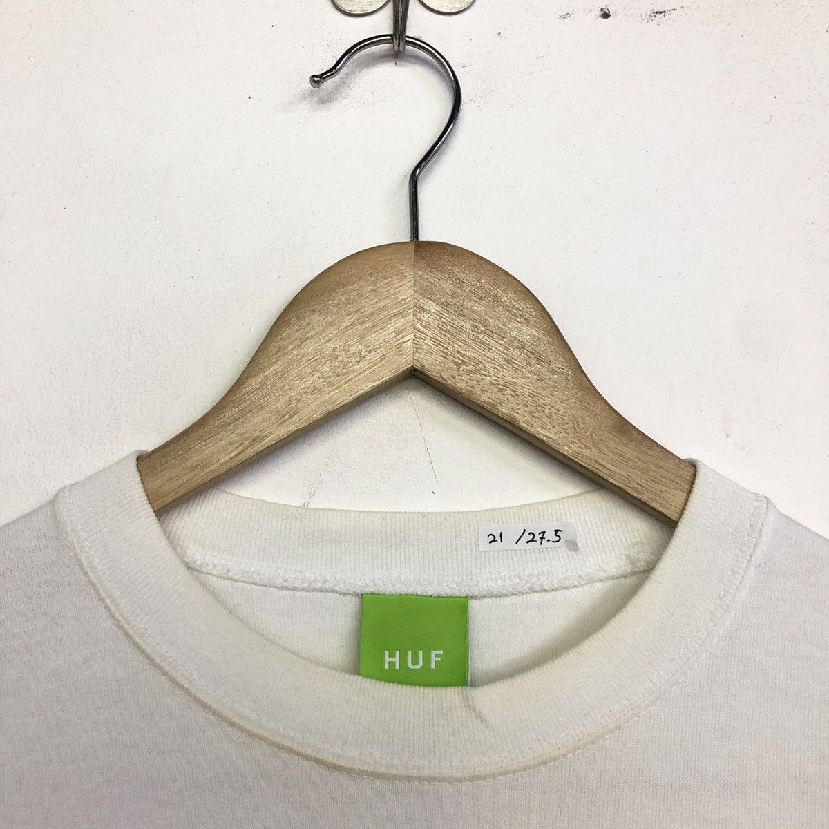 Huf HUF Summer 22 Spellout Backhitt football T-shirt Size US M / EU 48-50 / 2 - 8 Thumbnail
