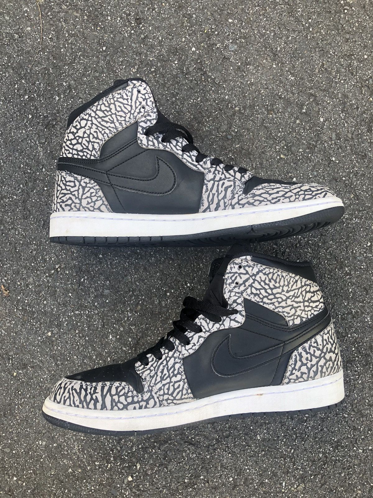 Jordan Brand Jordan 1 Retro High Black Elephant Size US 10 / EU 43 - 2 Thumbnail