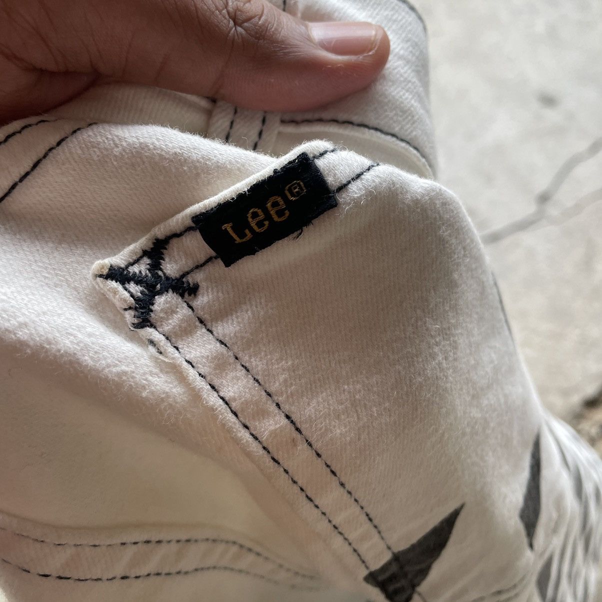 Lee × Vintage 🔥Vintage Lee White Stoned Washed Native Design Slim Jeans Size US 32 / EU 48 - 10 Thumbnail