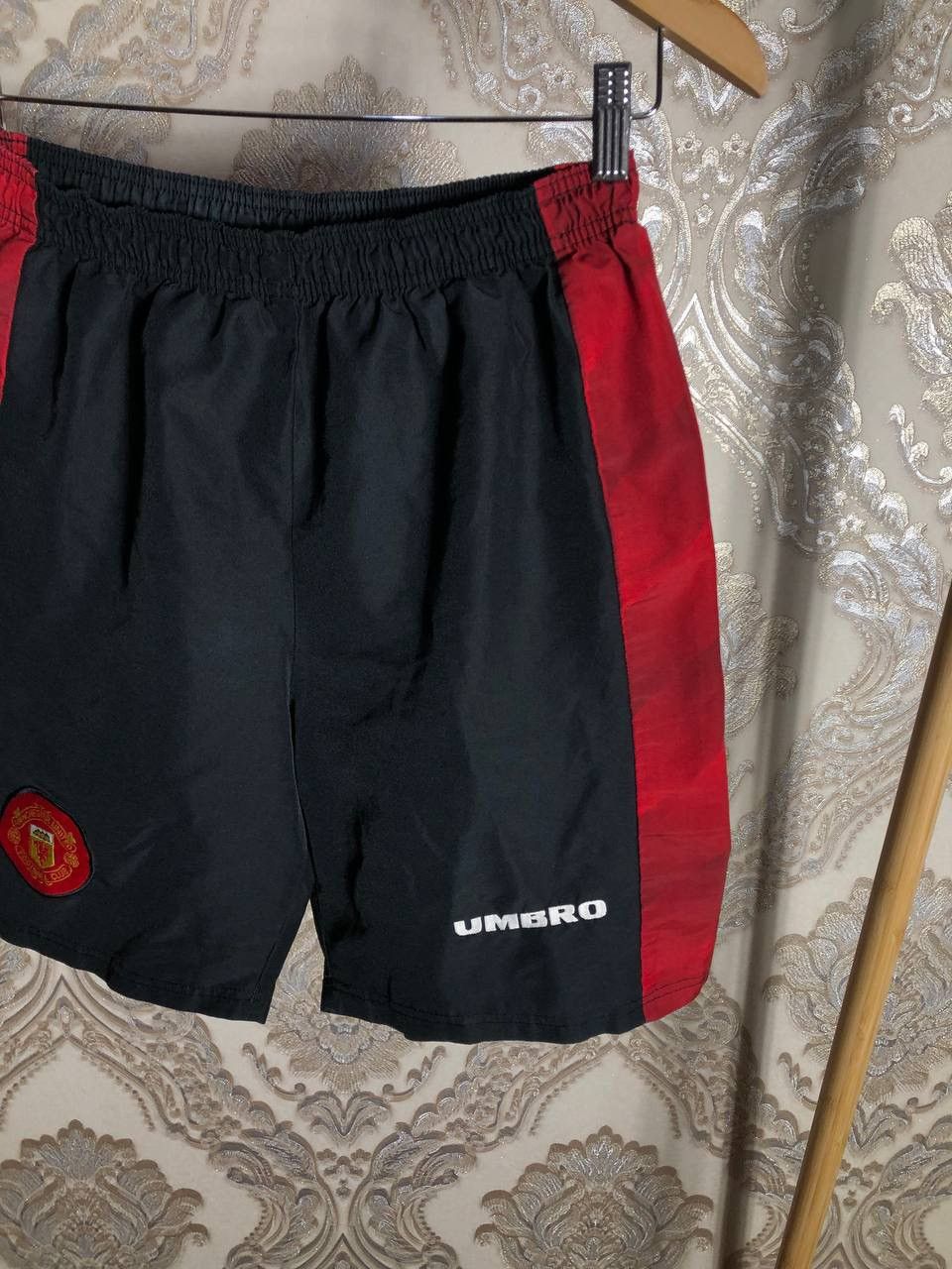 Umbro VINTAGE UMBRO FC MANCHESTER UNITED ENGLAND SOCCER JERSEY 90s Size US S / EU 44-46 / 1 - 2 Thumbnail