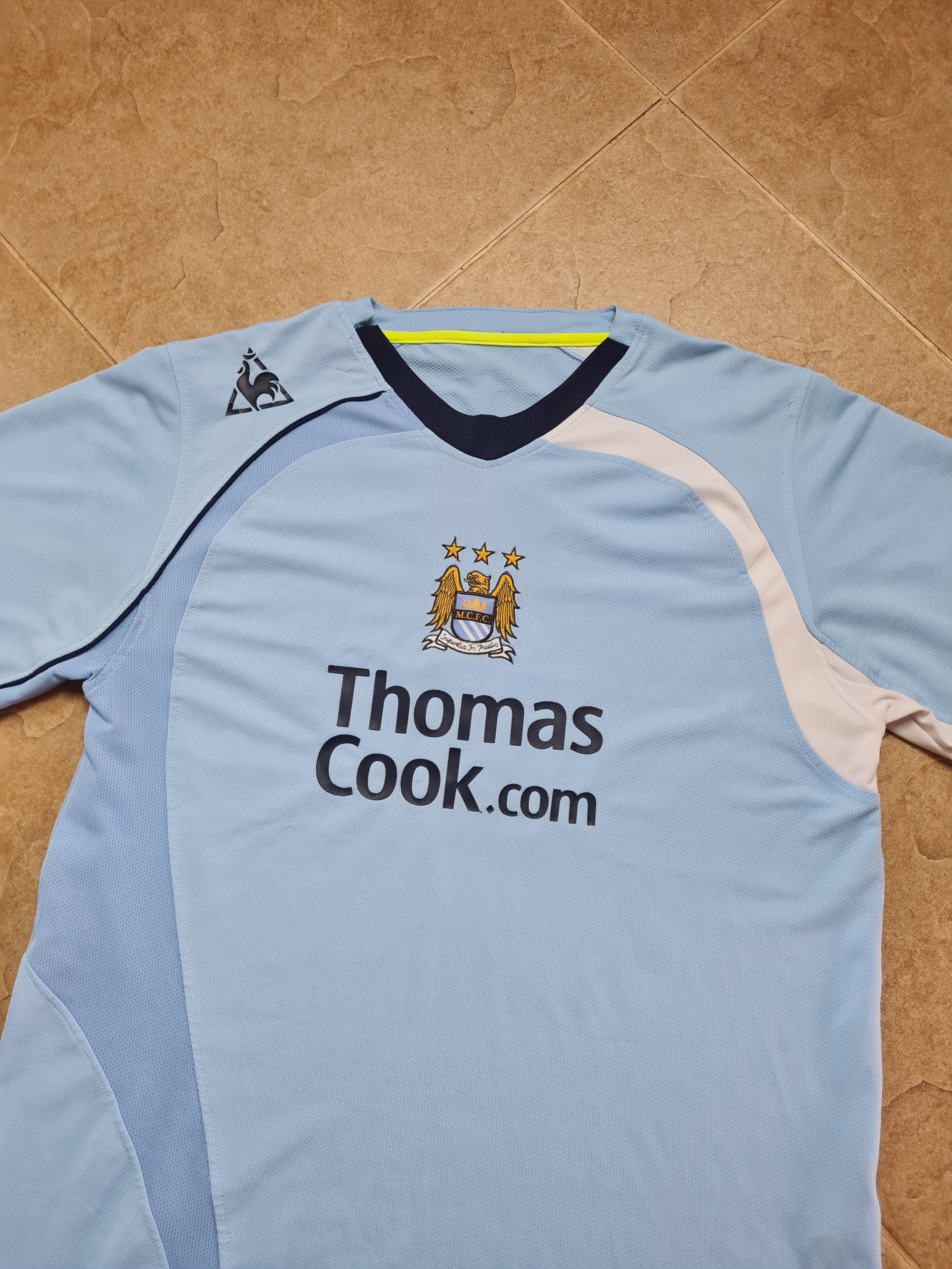 Le Coq Sportif Manchester City 08/09 #2 Richards Le Coq Sportif Thomas Cook Size US XL / EU 56 / 4 - 4 Thumbnail