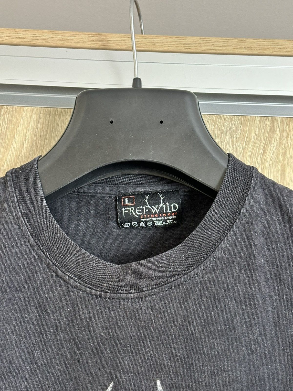 Band Tees 🔥 2002 Frei.Wild Eines Tages Album Rock Band Vintage T Shirt Size US L / EU 52-54 / 3 - 4 Thumbnail