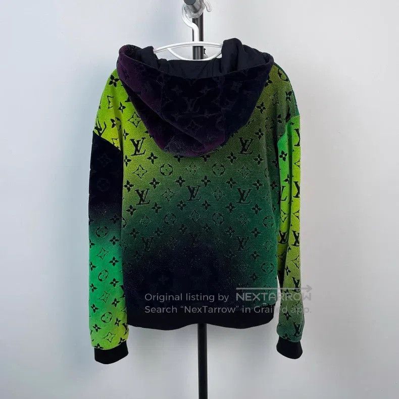 Louis Vuitton Louis Vuitton Black and green gradient full logo zipper ho Size US S / EU 44-46 / 1 - 2 Thumbnail